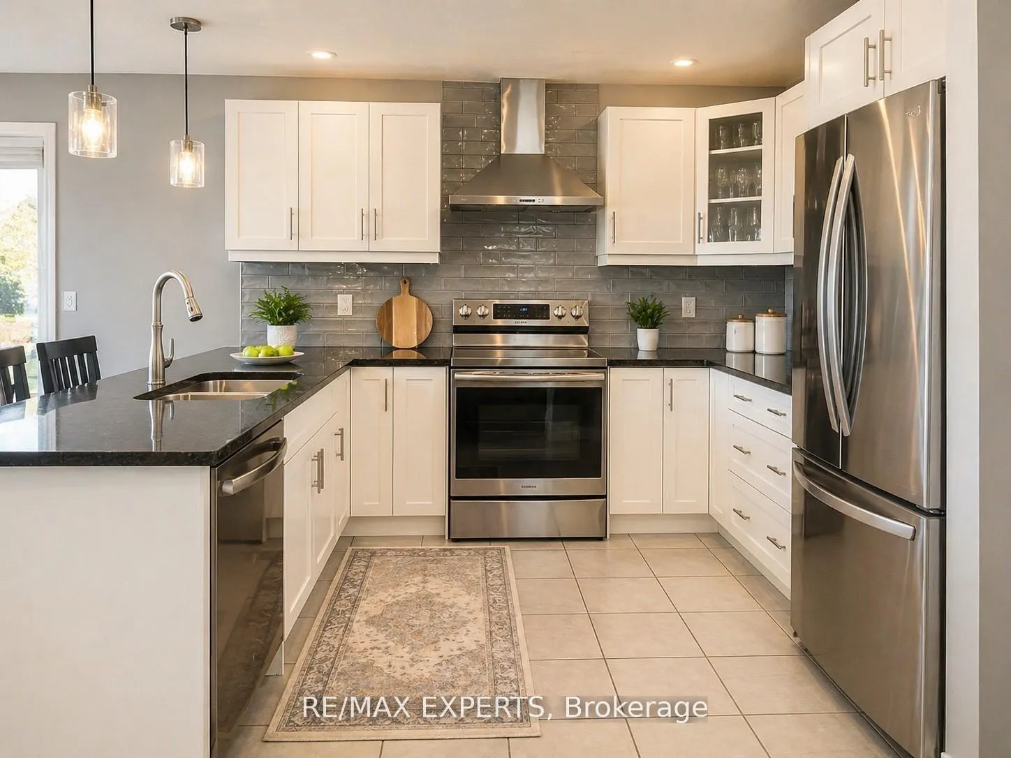 Photo 3 of 150 Bridge Crescent, Minto — HOMEH