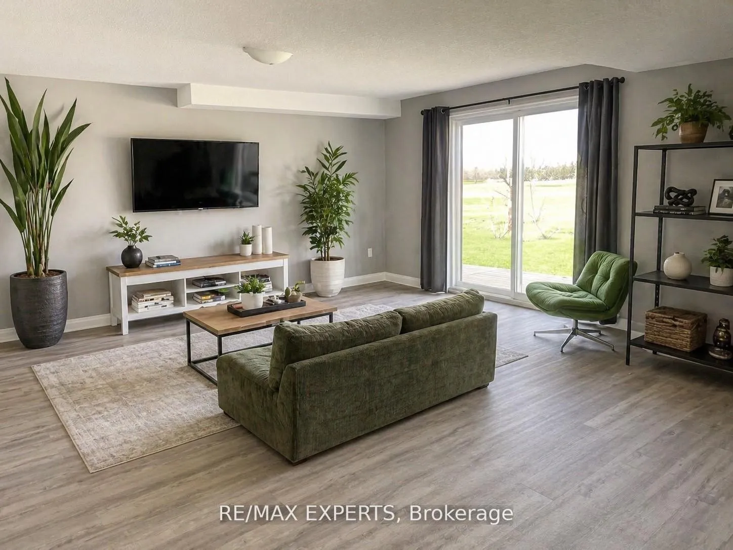 Photo 12 of 150 Bridge Crescent, Minto — HOMEH