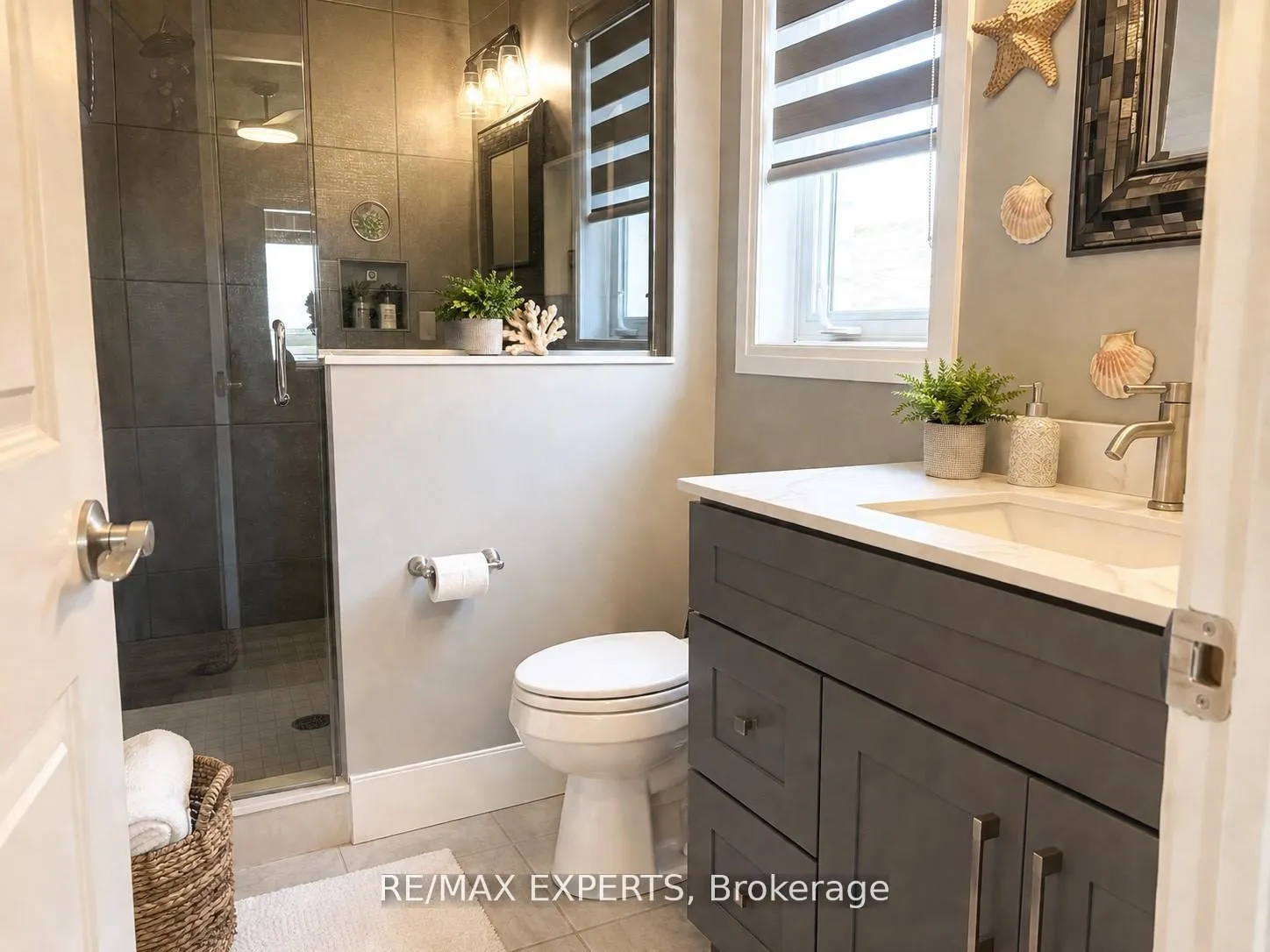 Photo 13 of 150 Bridge Crescent, Minto — HOMEH