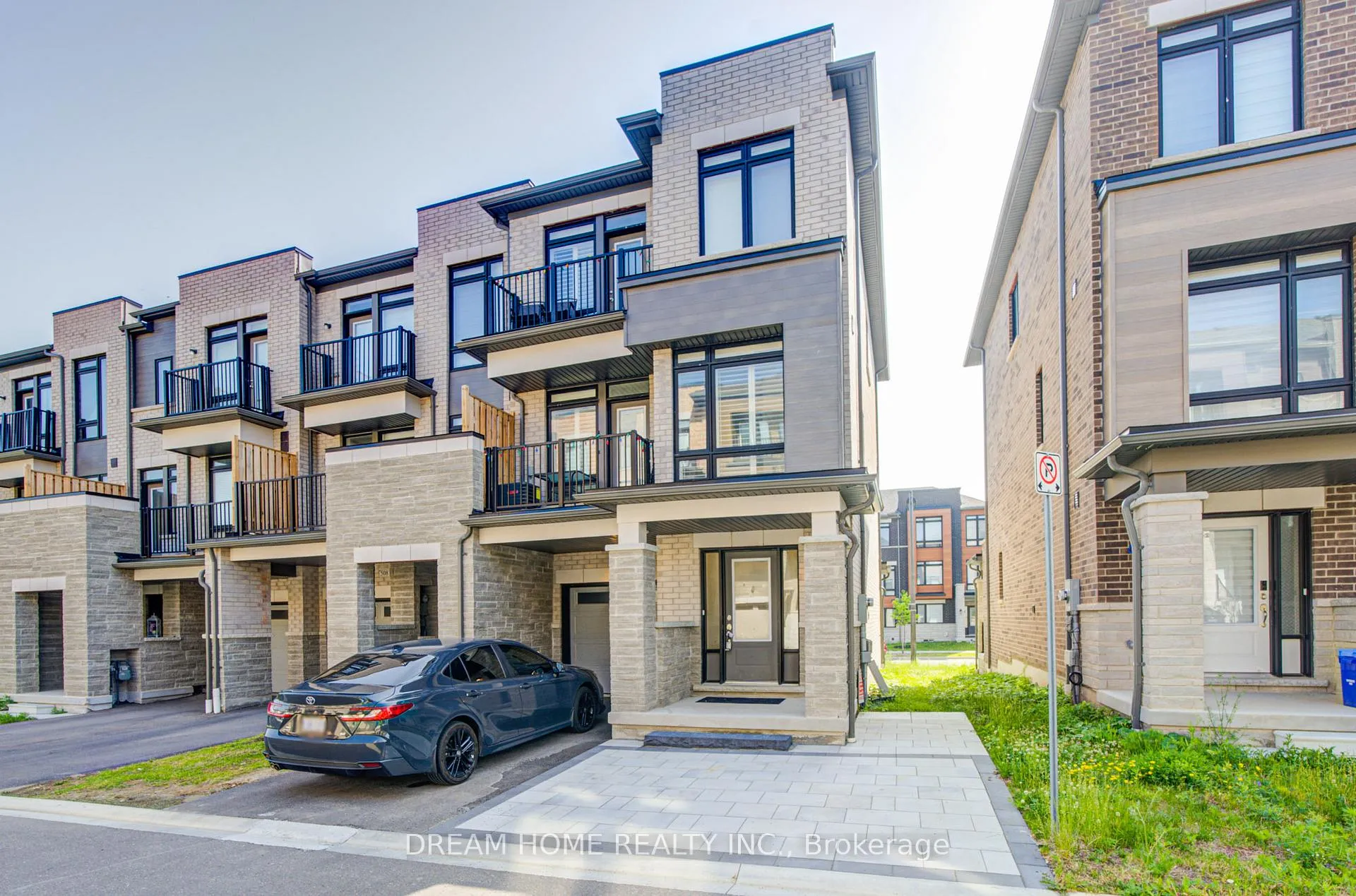 Photo 2 of 510 Danks Ridge Drive, Ajax, South East — HOMEH