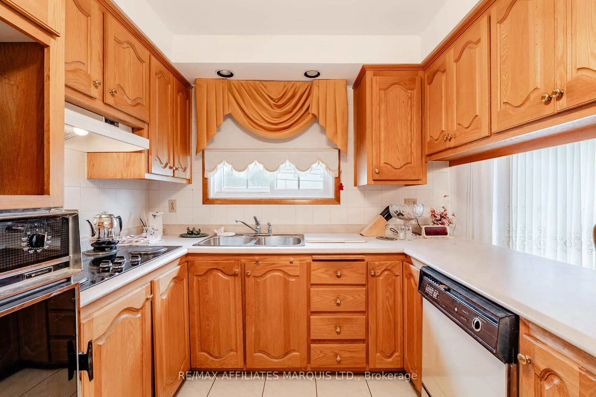 Photo 18 of 1208 Third Street E, Cornwall, Cornwall — HOMEH
