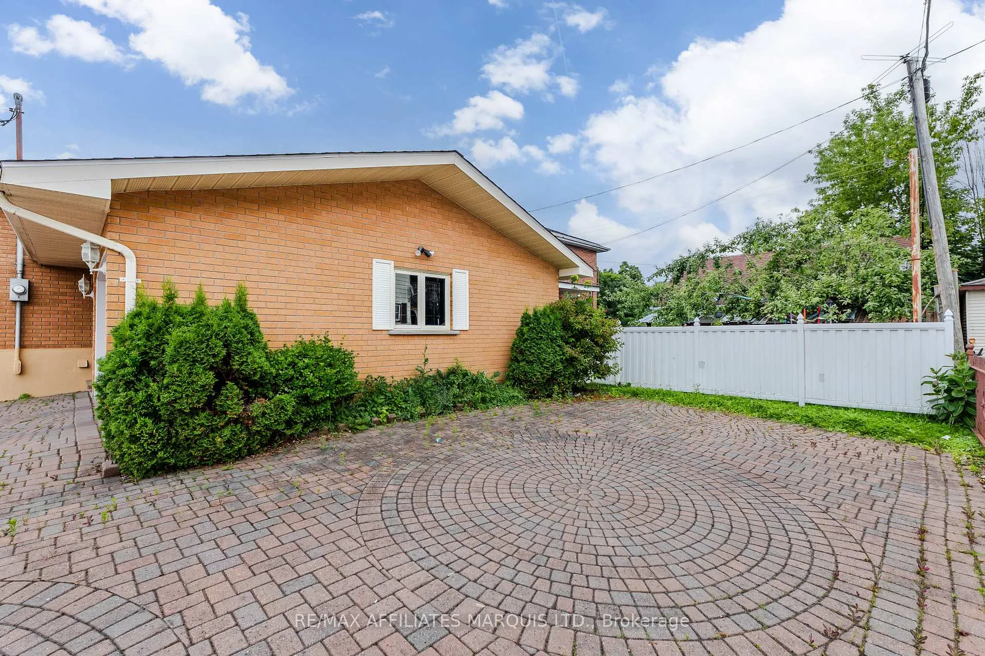 Photo 47 of 1208 Third Street E, Cornwall, Cornwall — HOMEH