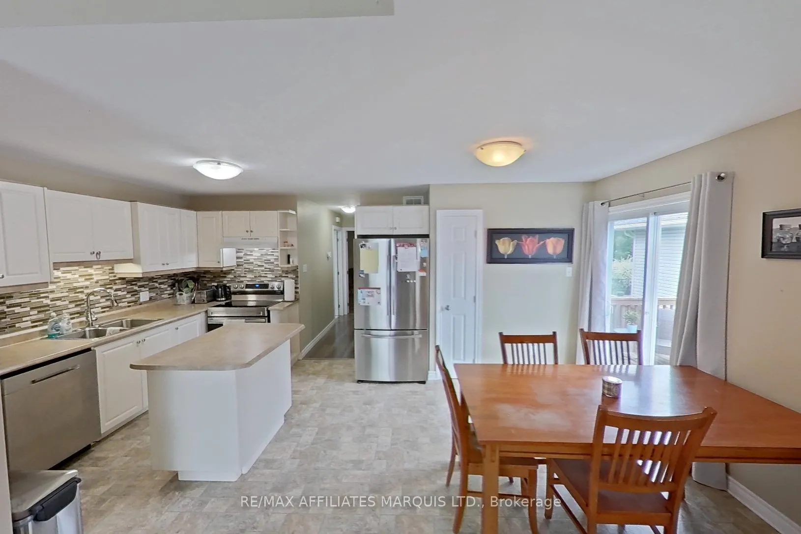 Photo 4 of 3310 Northdale Drive, Cornwall, Cornwall — HOMEH