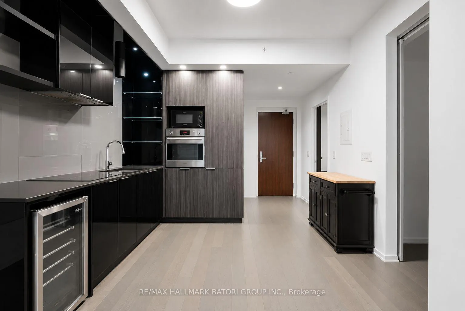 Photo 5 of Unit 1708, 70 Temperance Street, Toronto, Bay Street Corridor — HOMEH