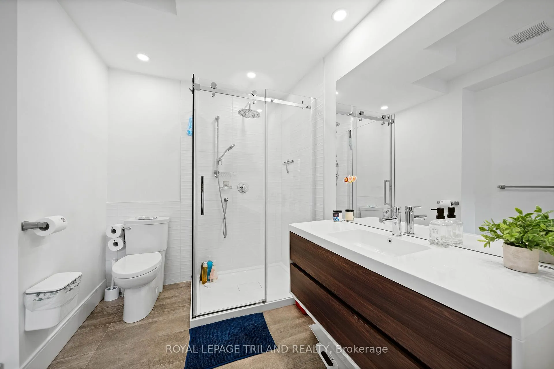 Photo 17 of Unit 3, 130 Windsor Crescent, London, South F — HOMEH