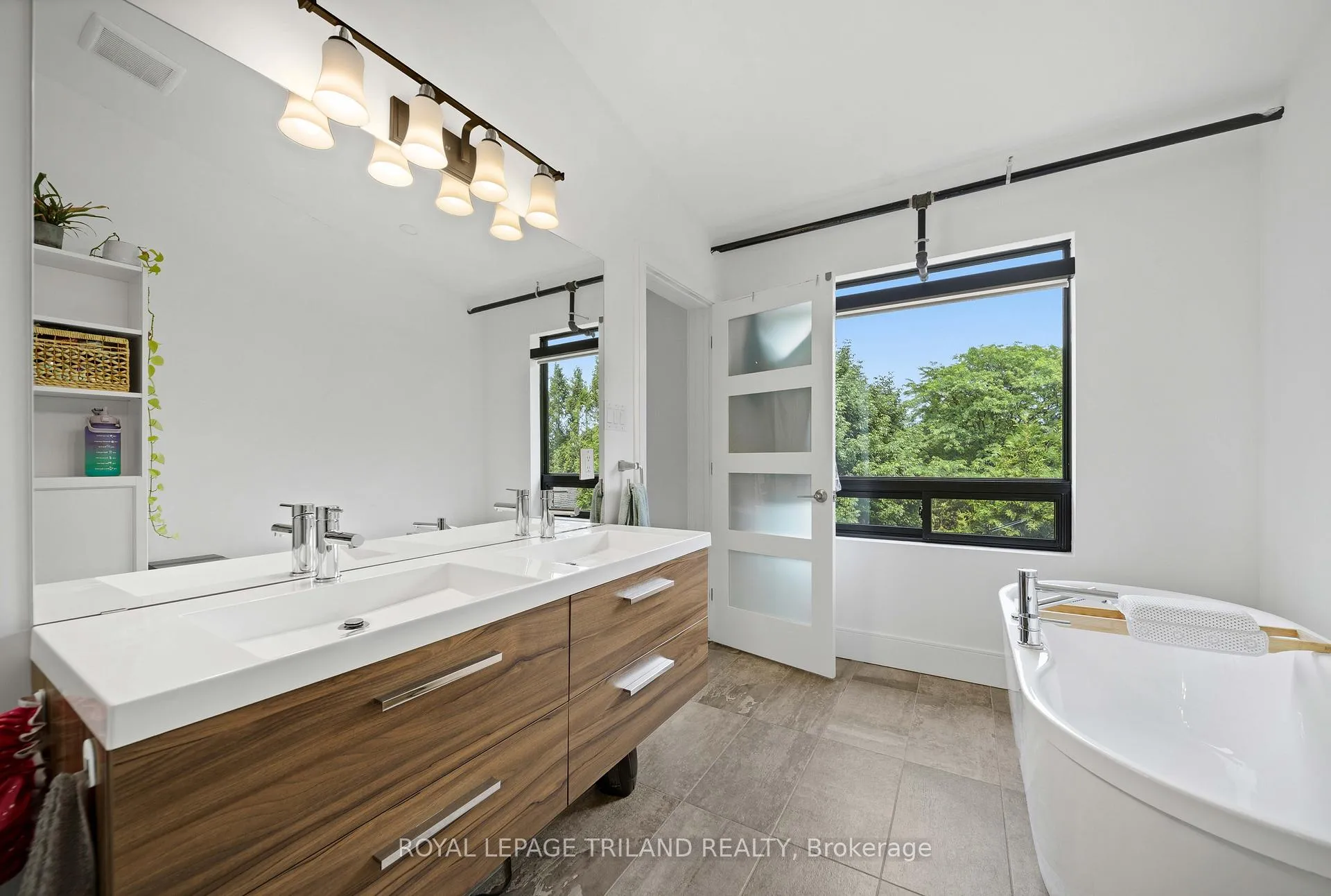 Photo 34 of Unit 3, 130 Windsor Crescent, London, South F — HOMEH