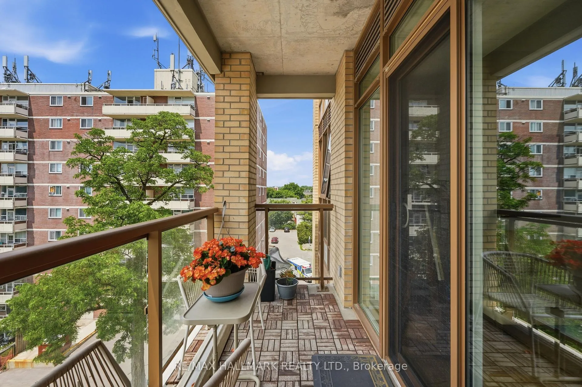 Photo 10 of Unit 501, 68 Main Street N, Markham, Old Markham Village — HOMEH