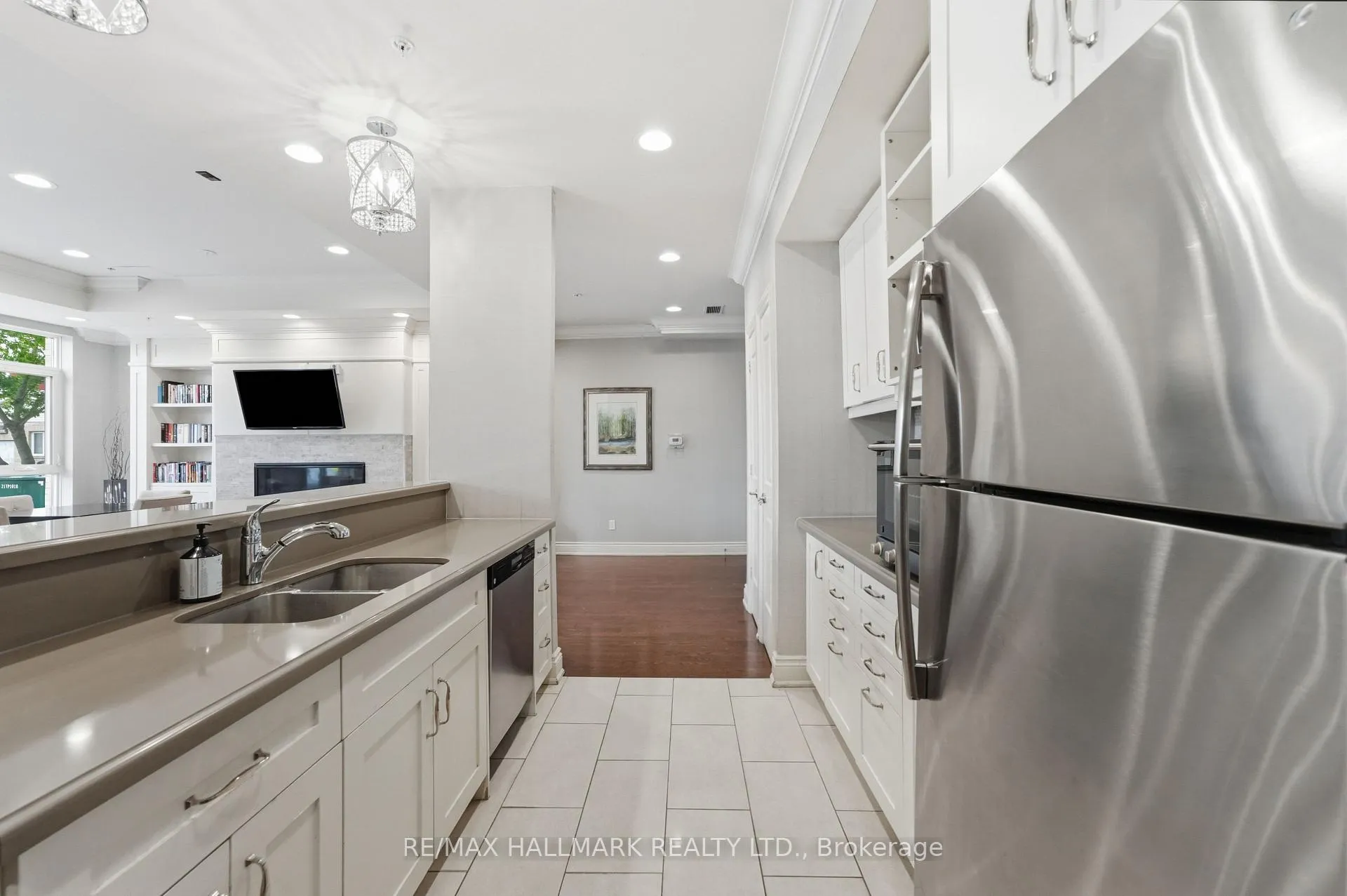 Photo 13 of Unit 501, 68 Main Street N, Markham, Old Markham Village — HOMEH