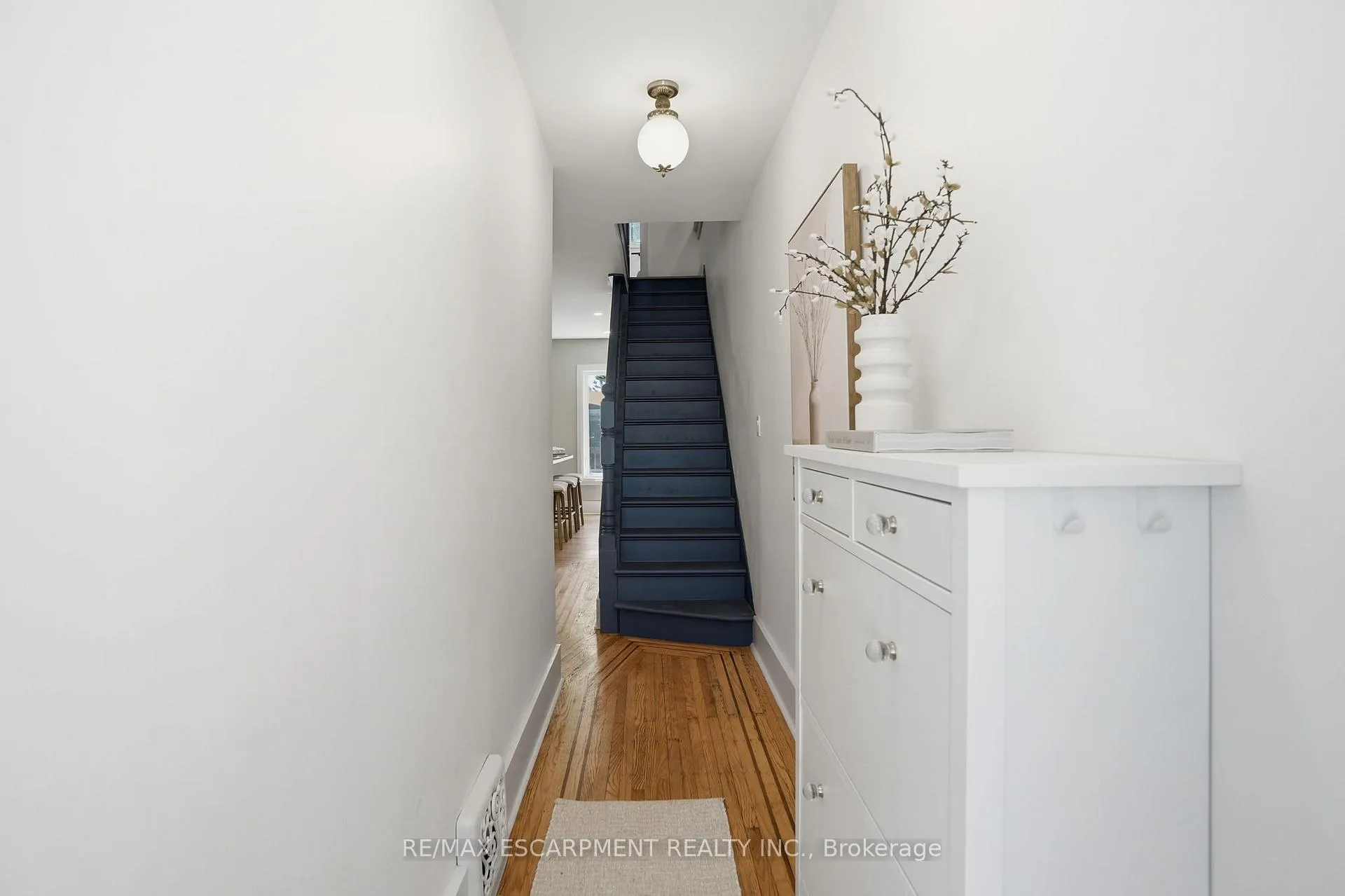 Photo 4 of 14 Cumberland Avenue, Hamilton, St. Clair — HOMEH