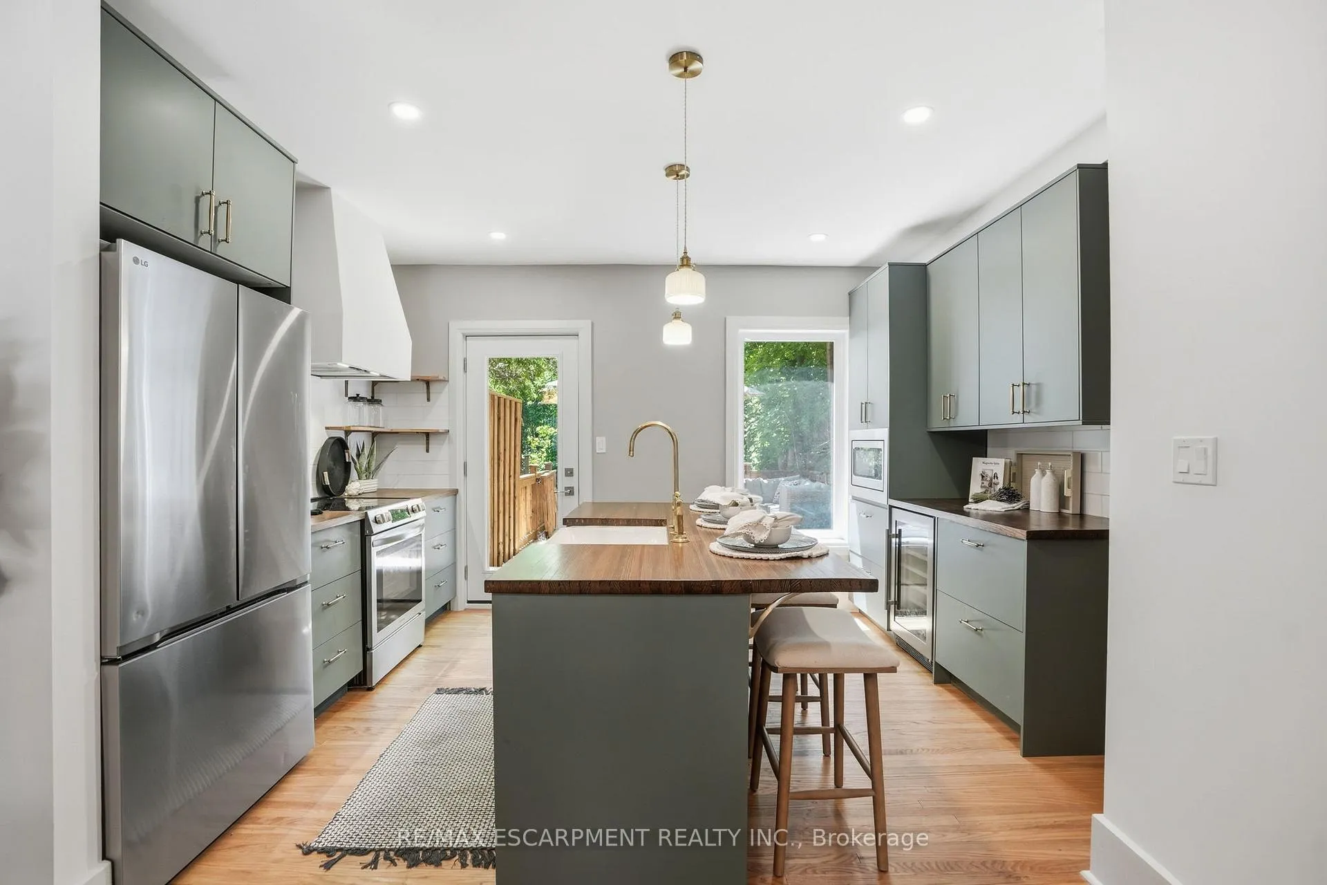 Photo 10 of 14 Cumberland Avenue, Hamilton, St. Clair — HOMEH