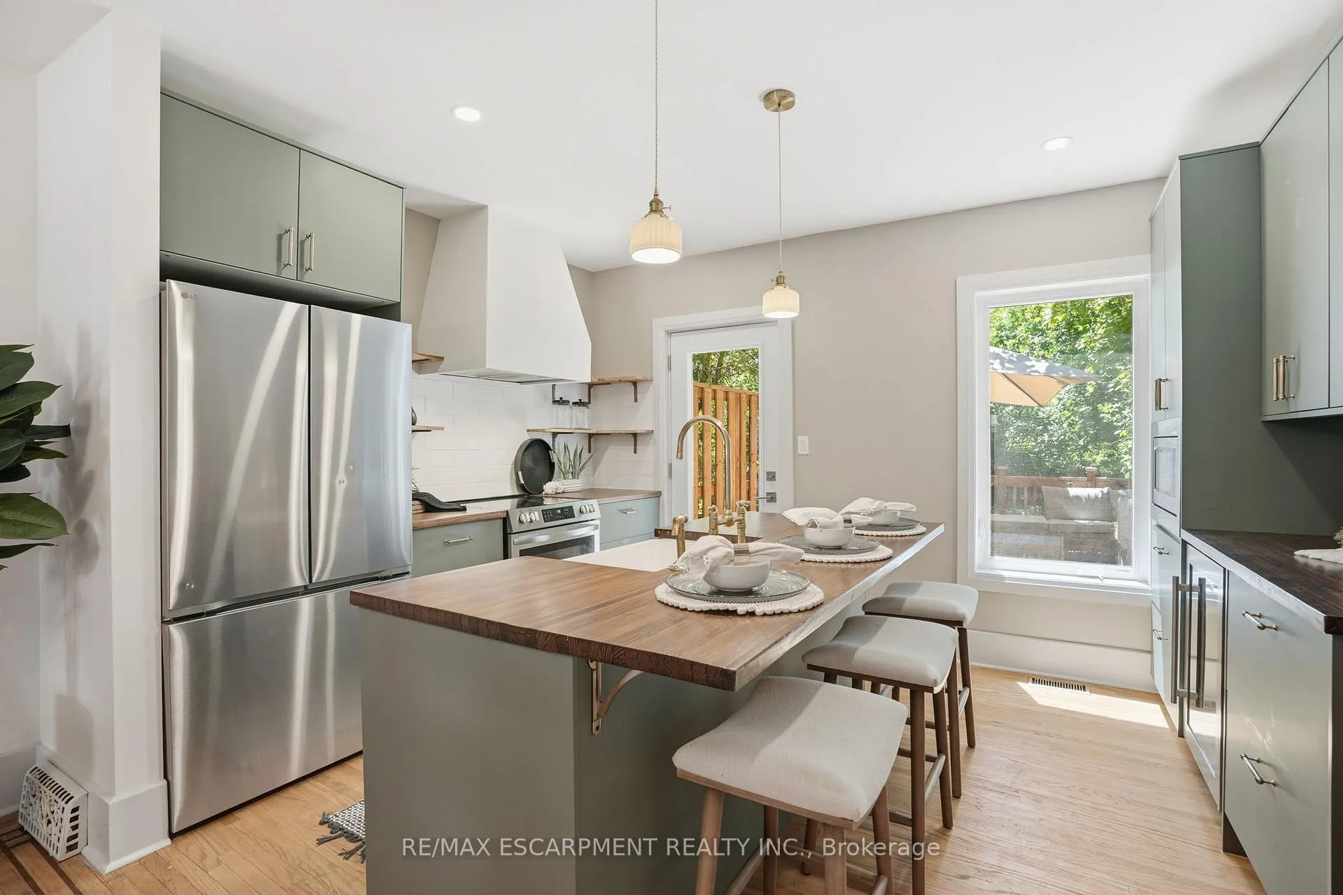 Photo 11 of 14 Cumberland Avenue, Hamilton, St. Clair — HOMEH