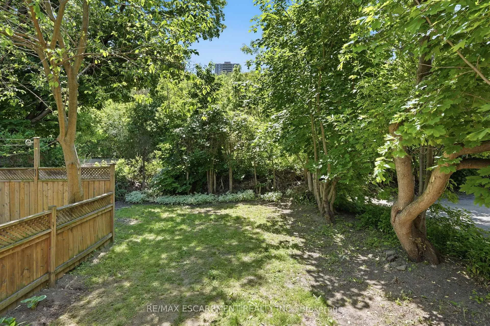 Photo 28 of 14 Cumberland Avenue, Hamilton, St. Clair — HOMEH