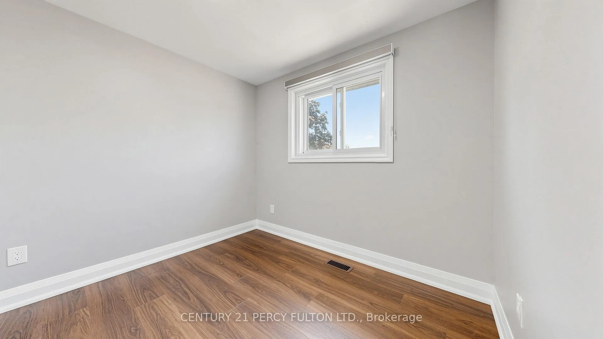 Photo 19 of 293 Kinmount Crescent, Oshawa, Lakeview — HOMEH