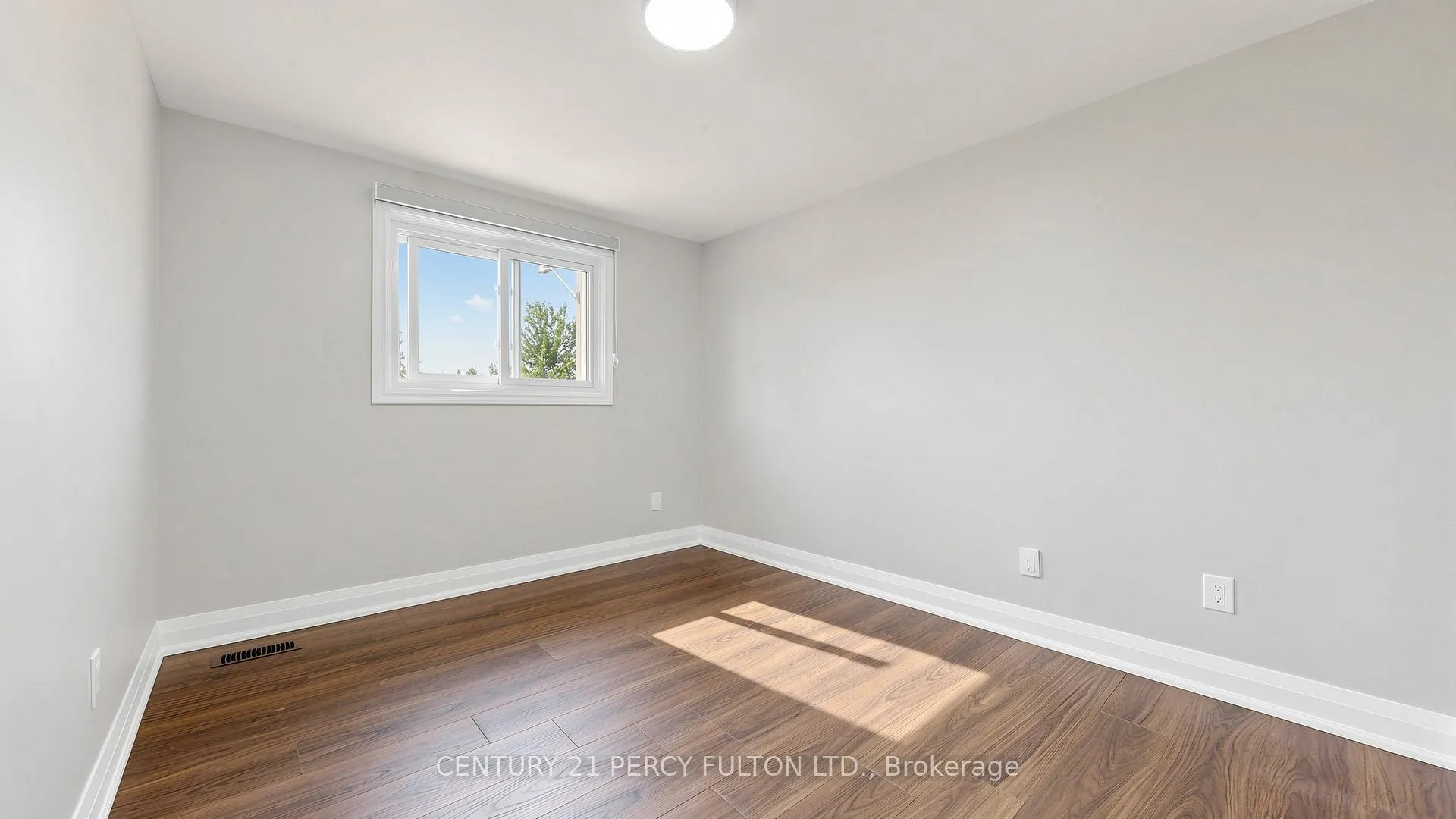 Photo 20 of 293 Kinmount Crescent, Oshawa, Lakeview — HOMEH