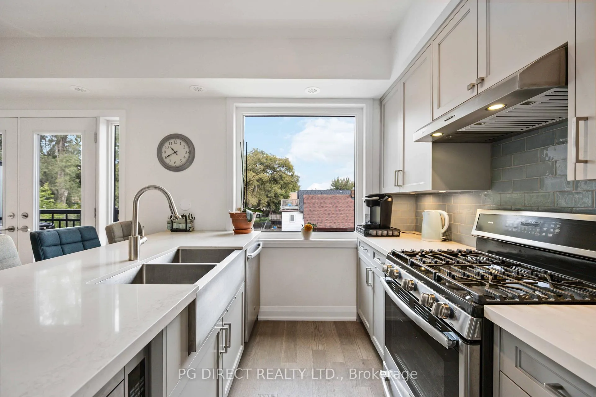 Photo 2 of Unit 18, 100 Coxwell Avenue, Toronto, Greenwood-Coxwell — HOMEH