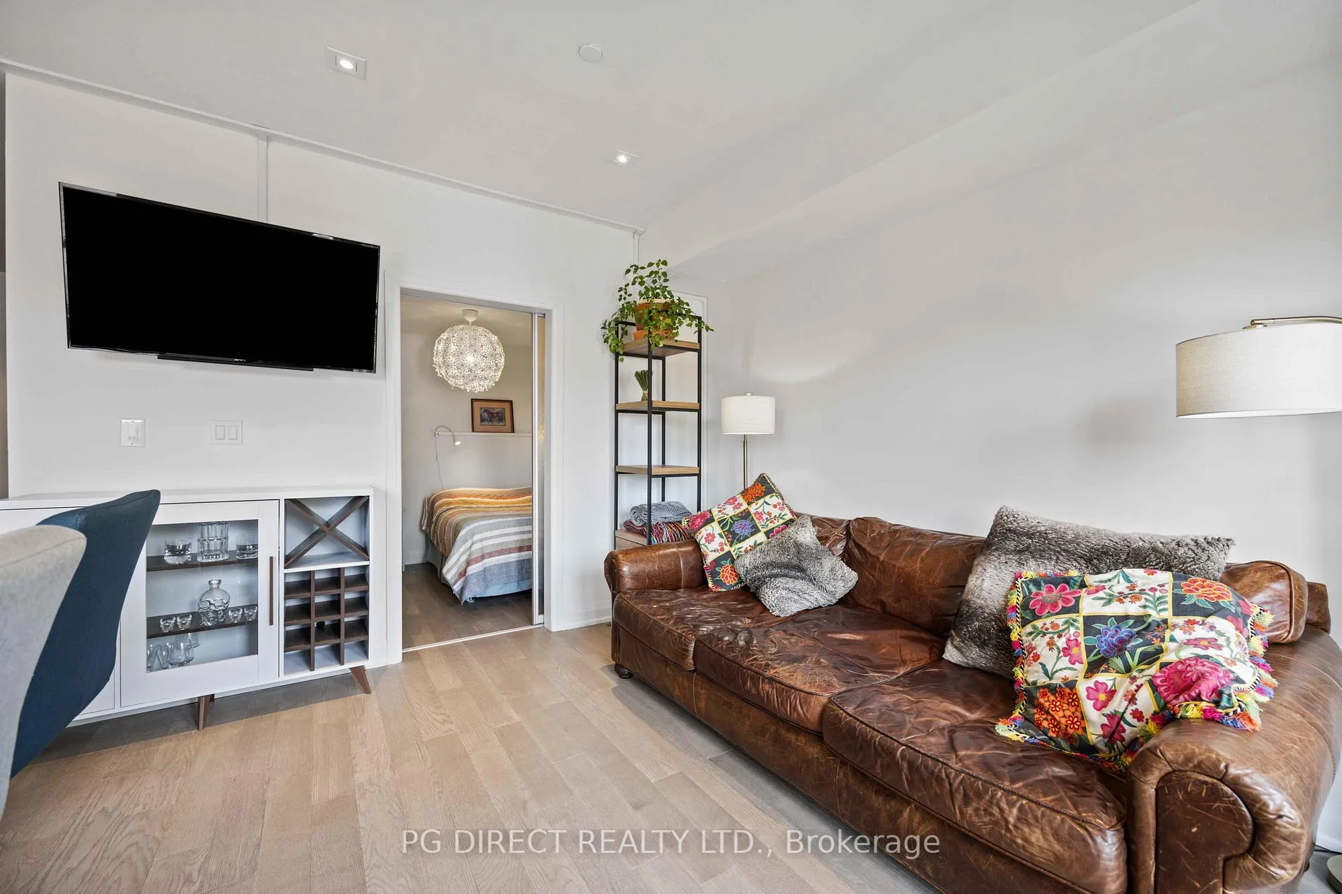 Photo 3 of Unit 18, 100 Coxwell Avenue, Toronto, Greenwood-Coxwell — HOMEH