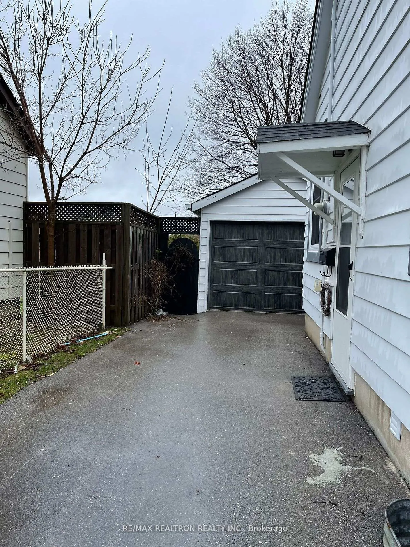 Photo 2 of 22 Royal Road, Aurora, Aurora Village — HOMEH