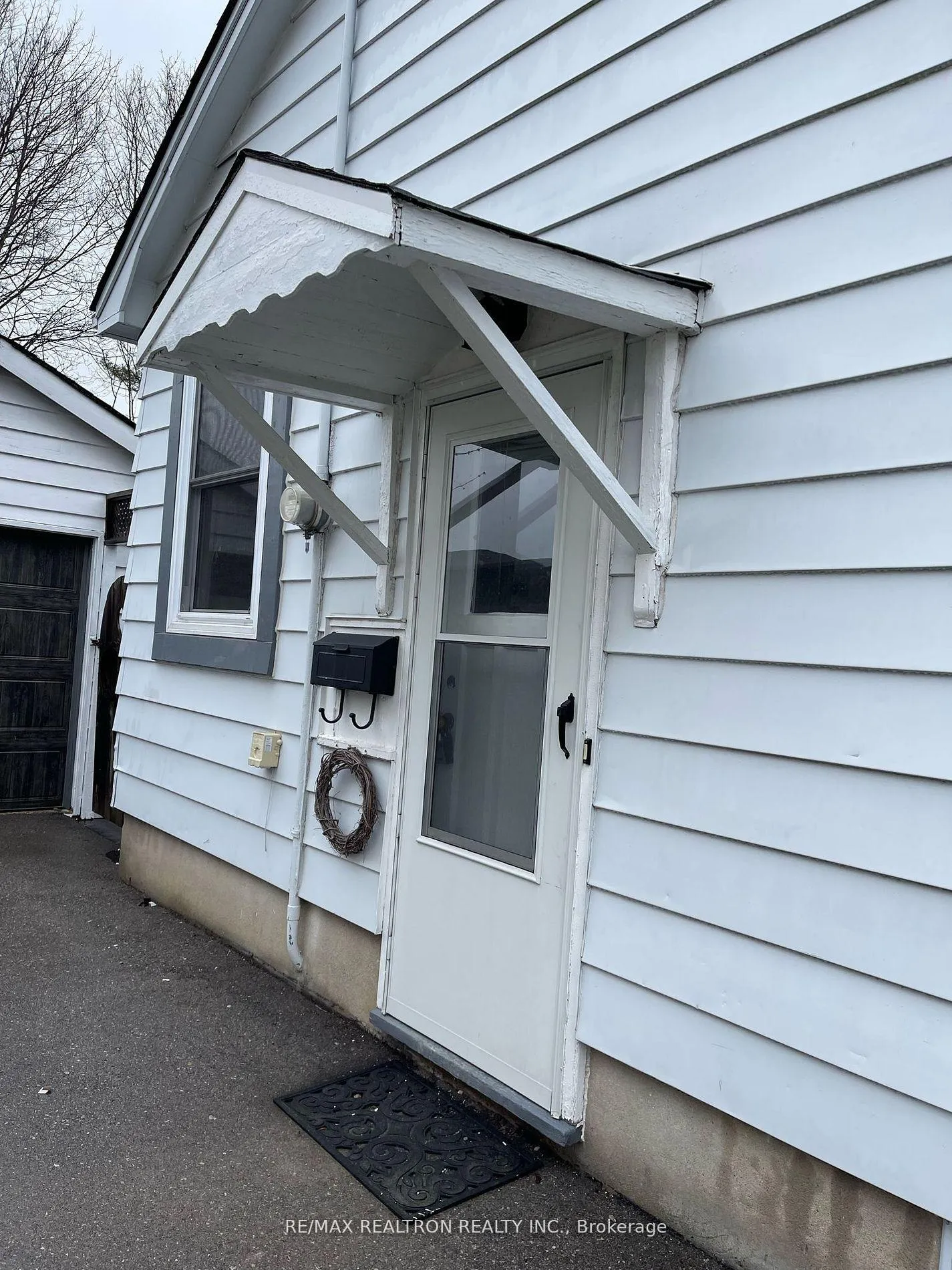 Photo 3 of 22 Royal Road, Aurora, Aurora Village — HOMEH