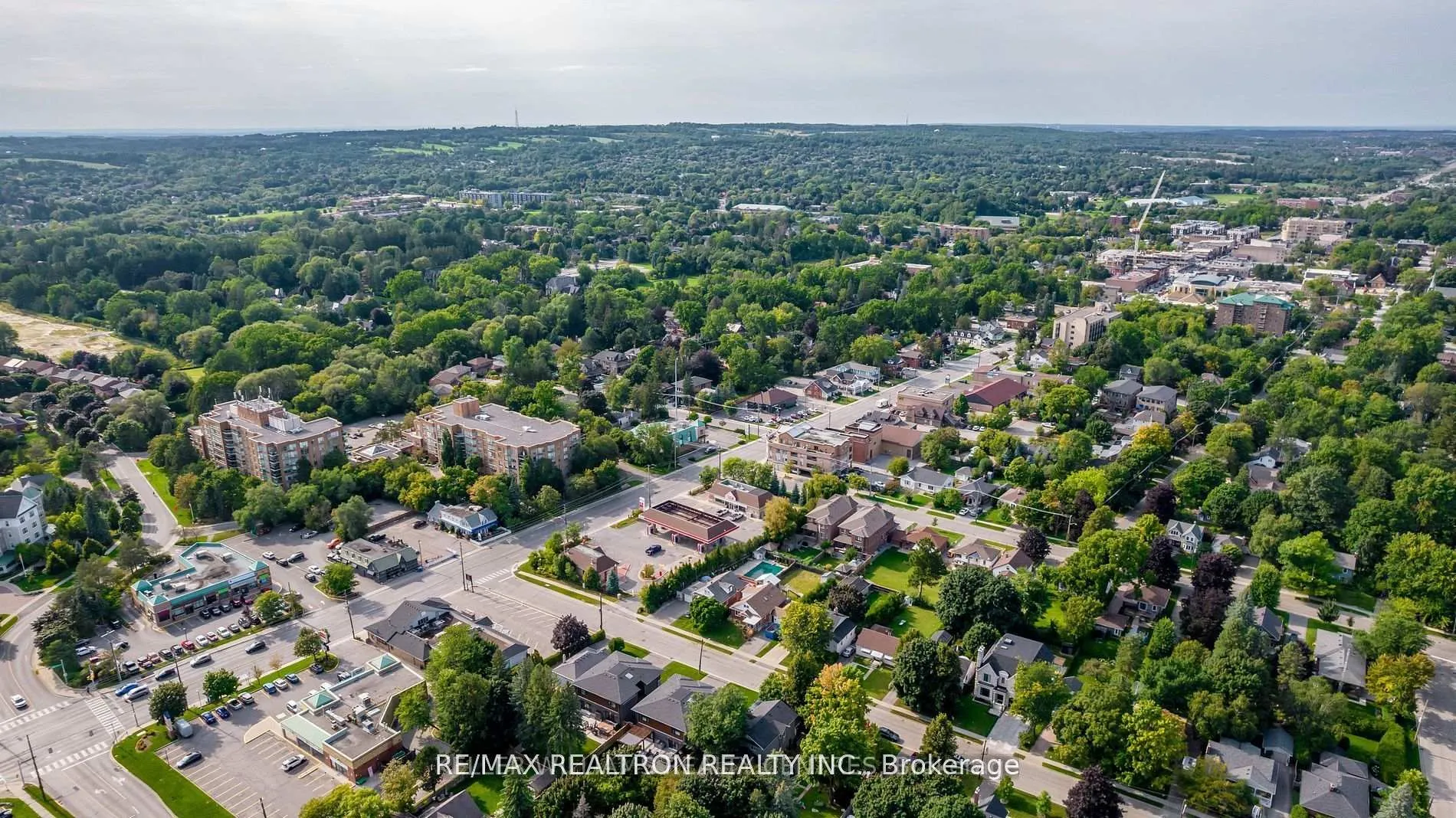 Photo 15 of 22 Royal Road, Aurora, Aurora Village — HOMEH