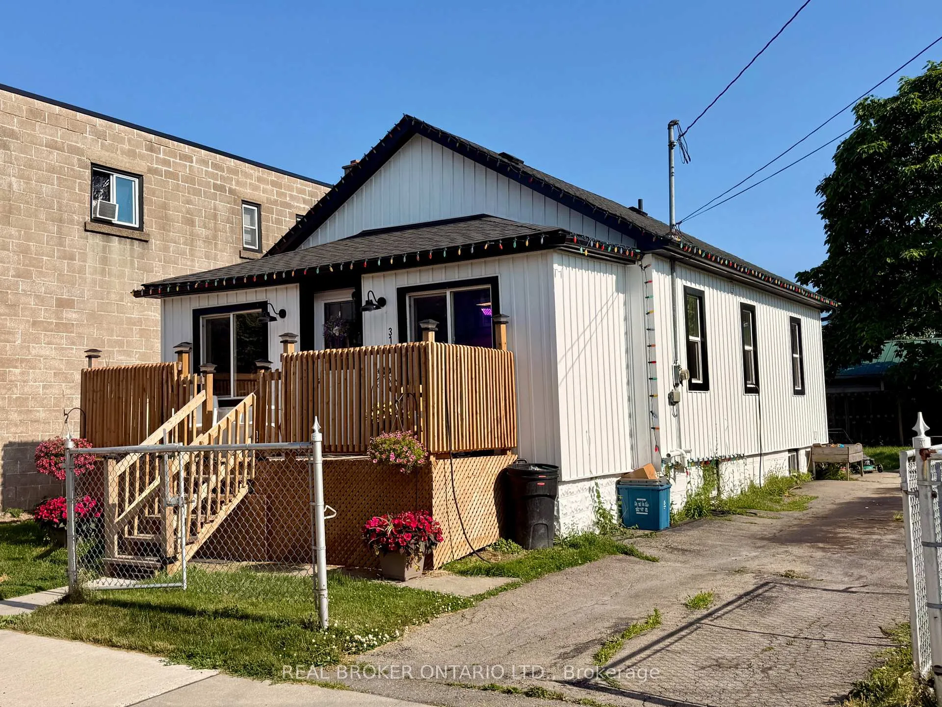 Photo 1 of 314 Broadway Street, Welland, Broadway — HOMEH