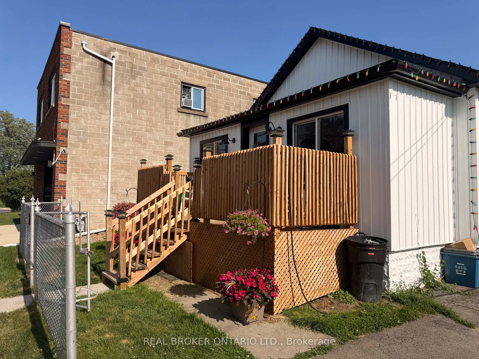 Photo 5 of 314 Broadway Street, Welland, Broadway — HOMEH