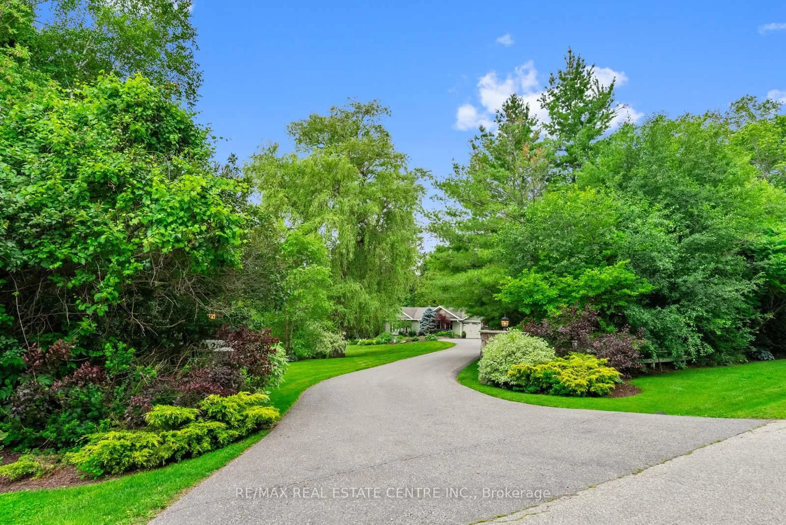 Photo 4 of 2 Cedar Drive, Caledon, Rural Caledon — HOMEH