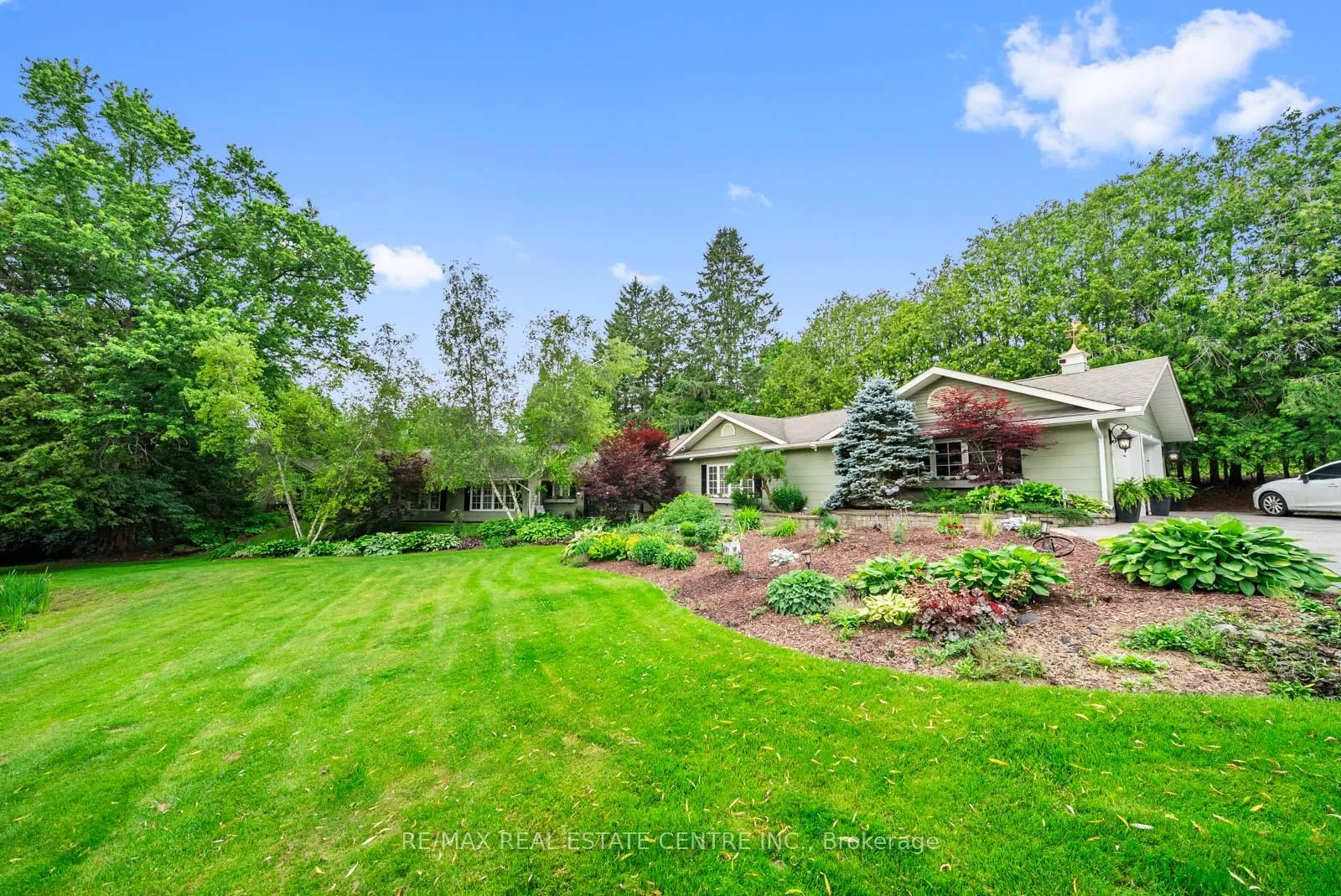 Photo 9 of 2 Cedar Drive, Caledon, Rural Caledon — HOMEH