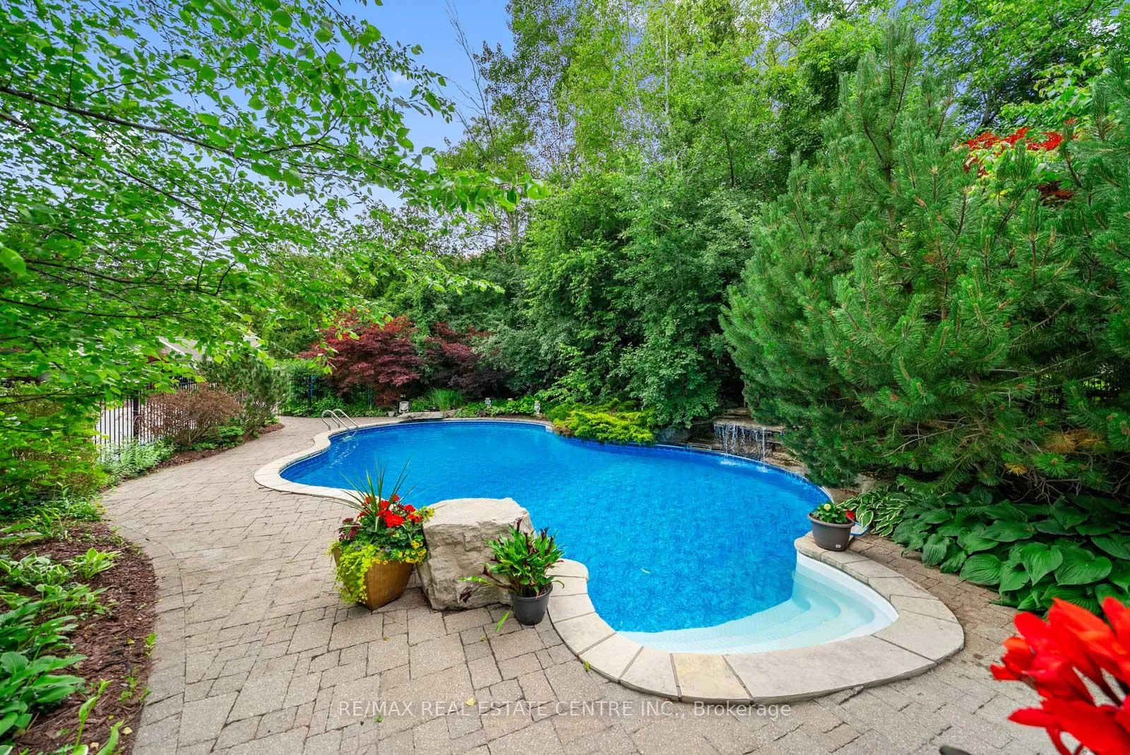 Photo 11 of 2 Cedar Drive, Caledon, Rural Caledon — HOMEH
