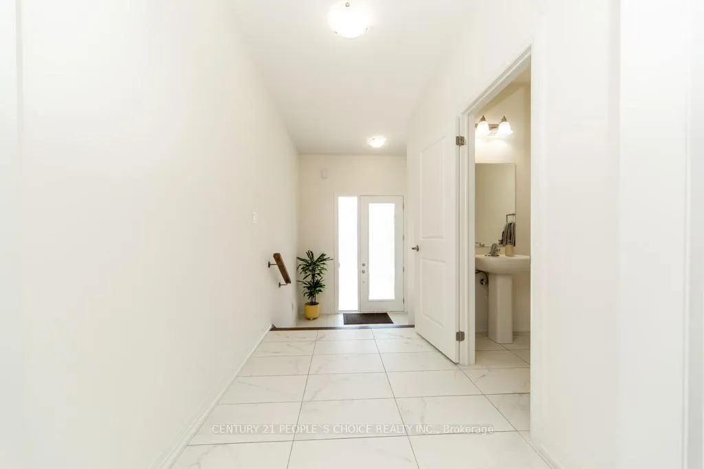 Photo 6 of 162 Ogston Crescent, Whitby, Rural Whitby — HOMEH