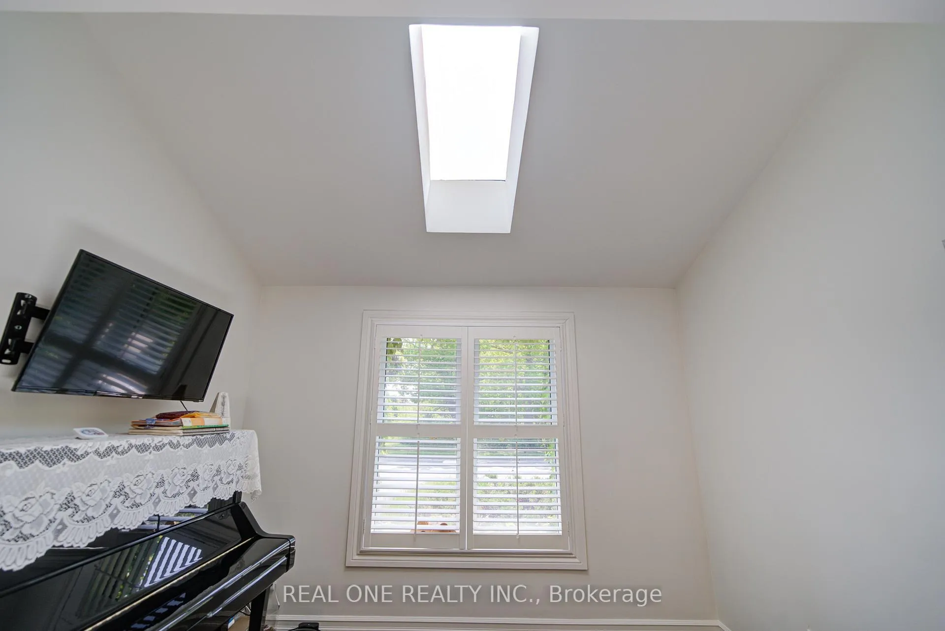 Photo 9 of Unit 30, 1606 Lancaster Drive, Oakville, Falgarwood — HOMEH