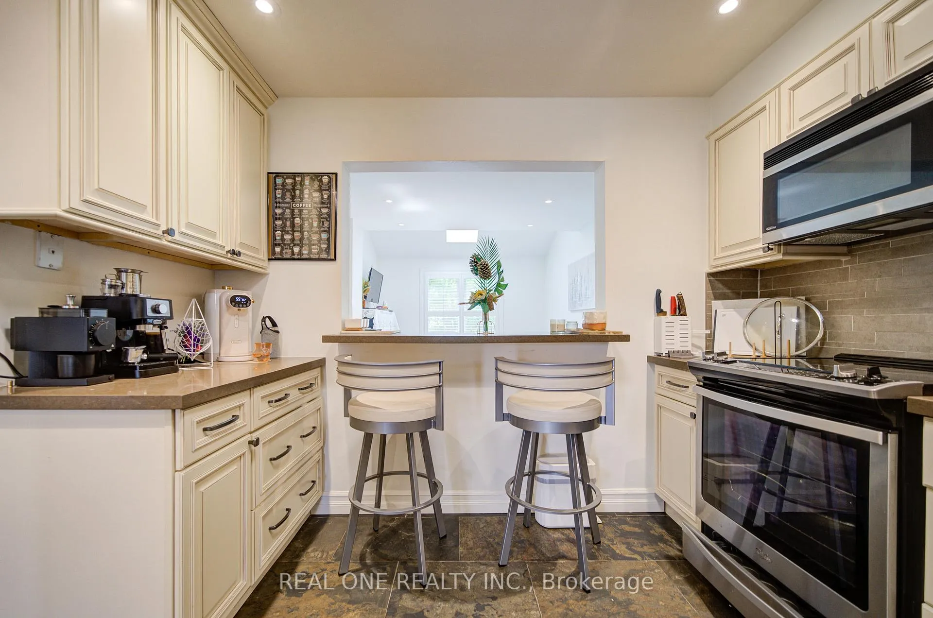 Photo 13 of Unit 30, 1606 Lancaster Drive, Oakville, Falgarwood — HOMEH