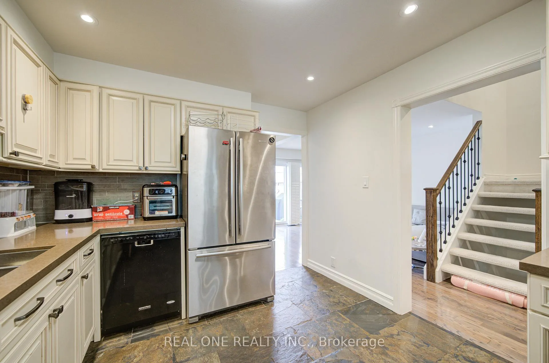 Photo 14 of Unit 30, 1606 Lancaster Drive, Oakville, Falgarwood — HOMEH