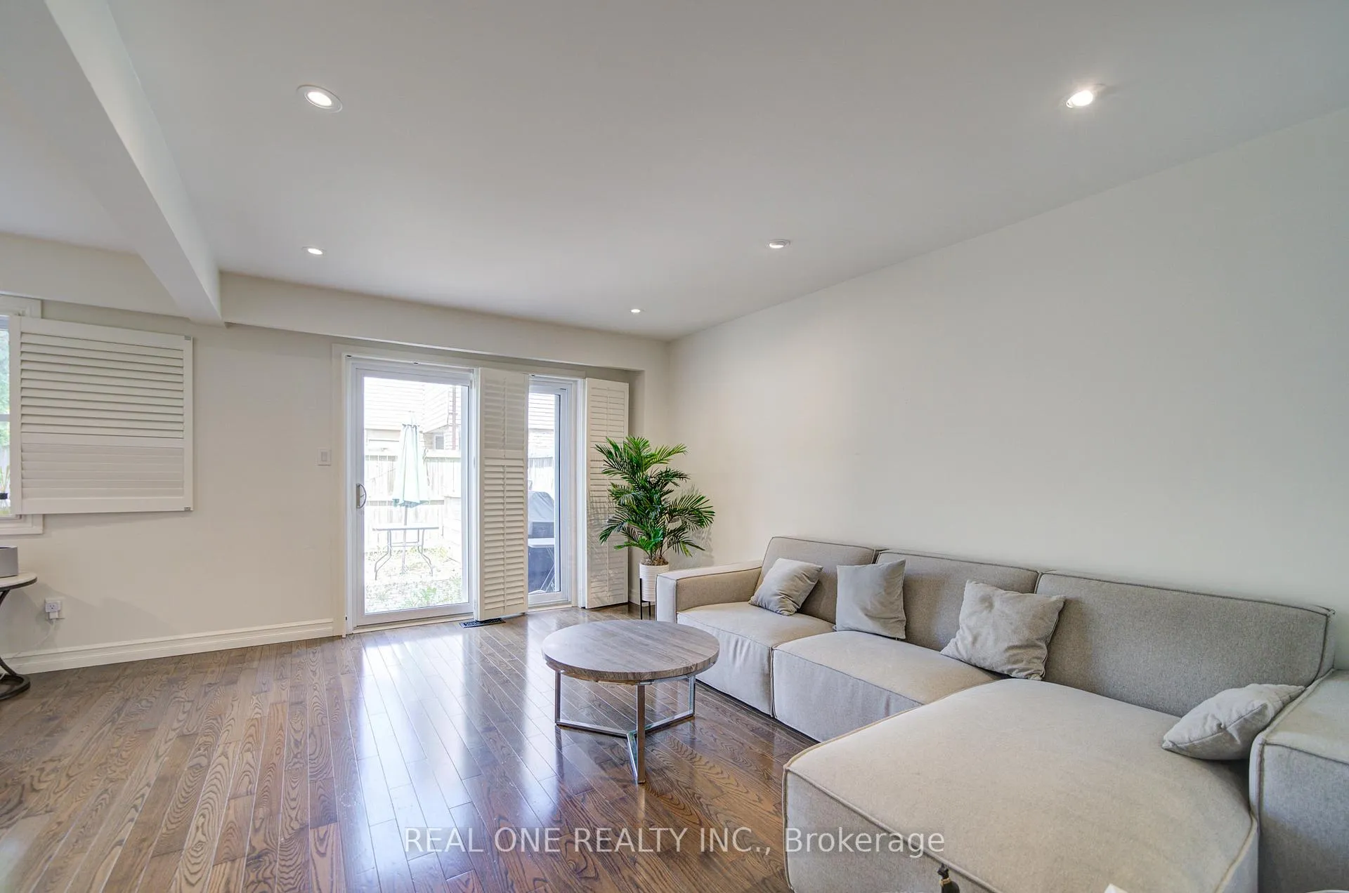 Photo 15 of Unit 30, 1606 Lancaster Drive, Oakville, Falgarwood — HOMEH