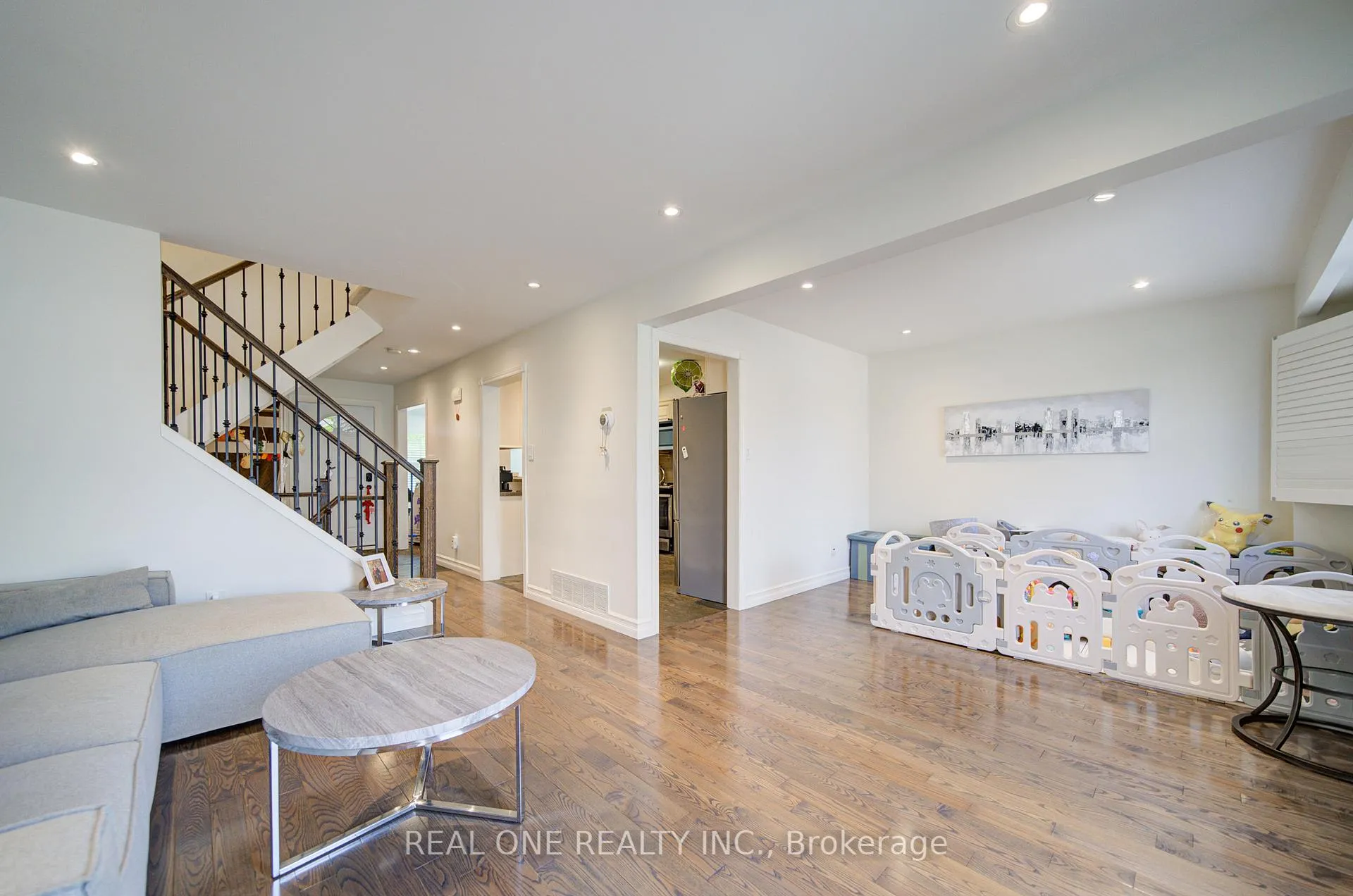 Photo 19 of Unit 30, 1606 Lancaster Drive, Oakville, Falgarwood — HOMEH