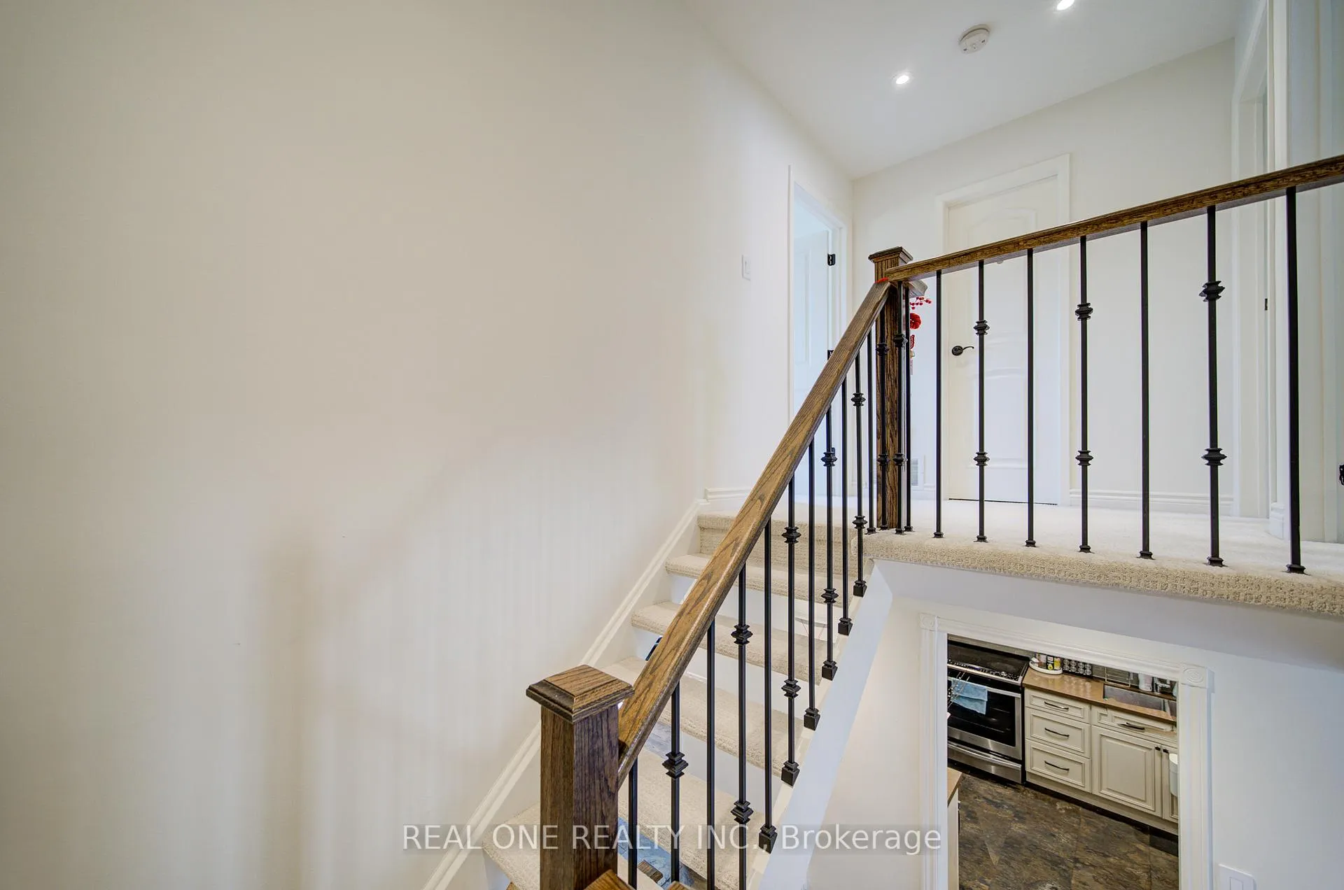 Photo 25 of Unit 30, 1606 Lancaster Drive, Oakville, Falgarwood — HOMEH