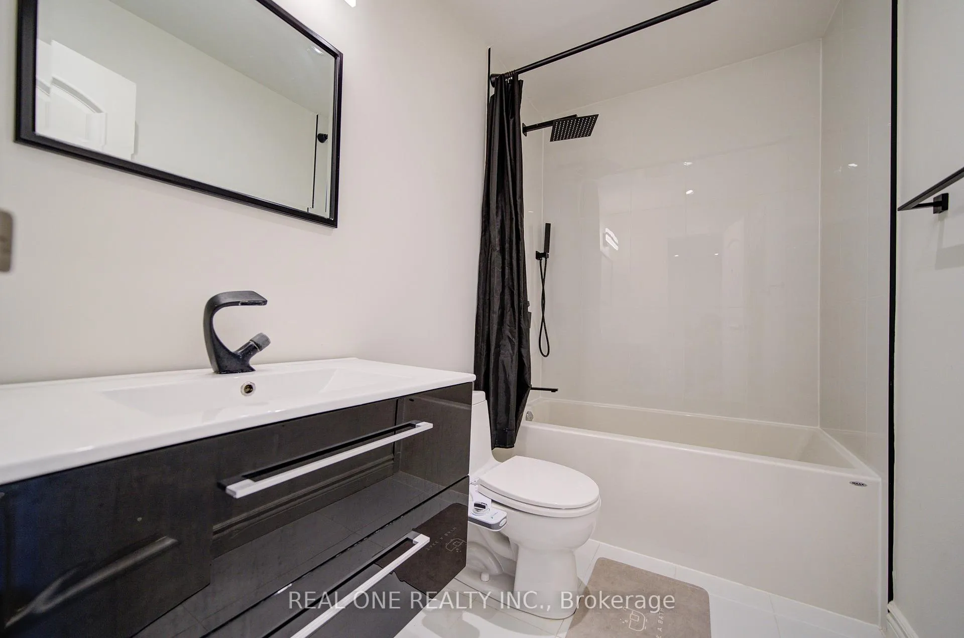 Photo 35 of Unit 30, 1606 Lancaster Drive, Oakville, Falgarwood — HOMEH