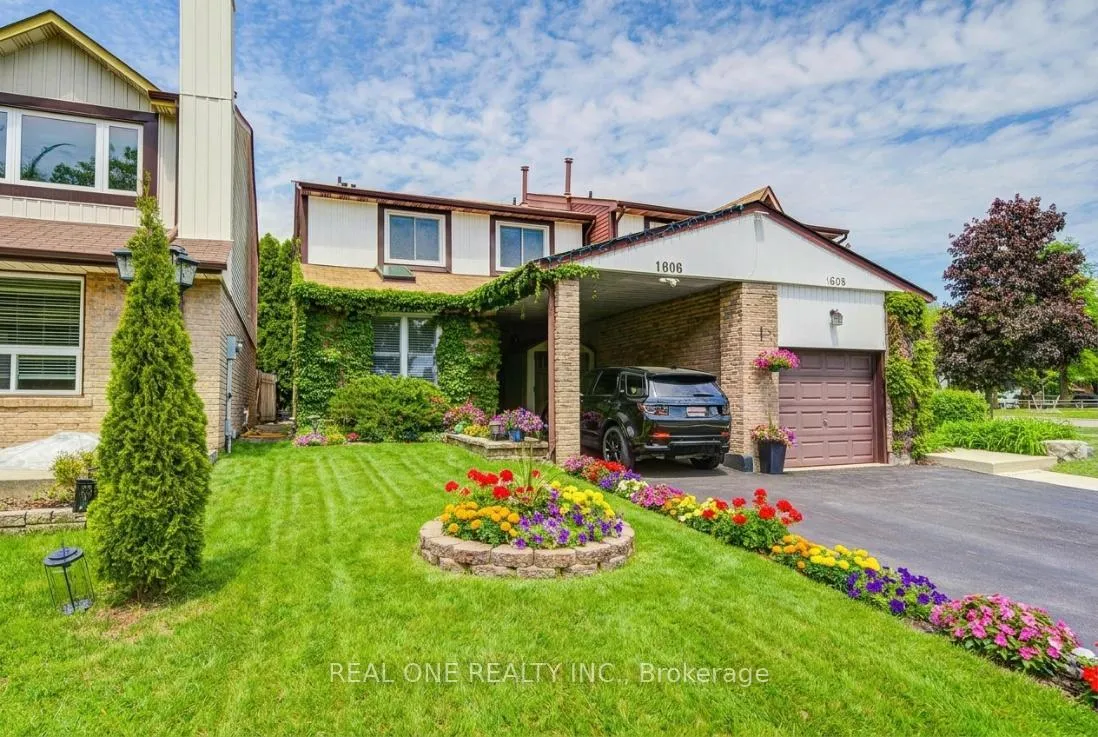 Photo 1 of Unit 30, 1606 Lancaster Drive, Oakville, Falgarwood — HOMEH