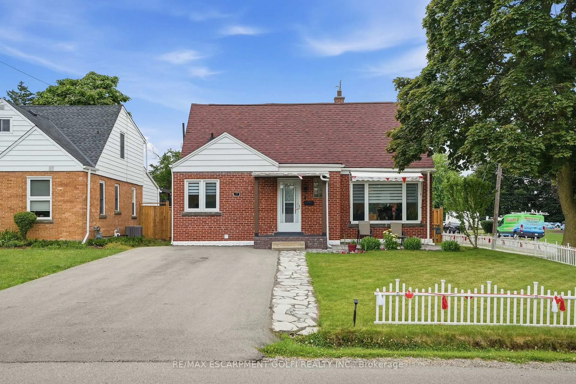 Photo 1 of 29 Second Street N, Hamilton, Stoney Creek — HOMEH