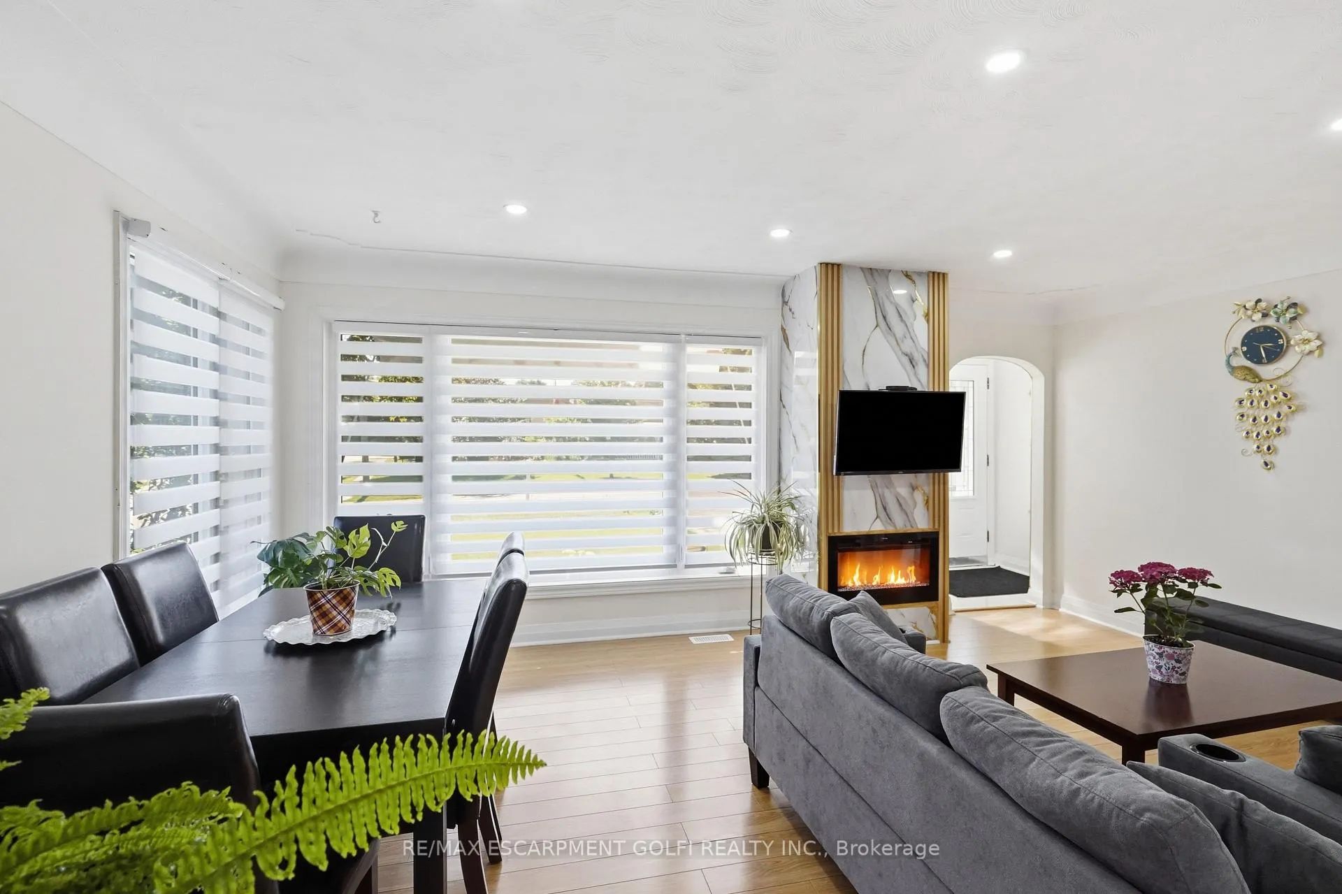 Photo 4 of 29 Second Street N, Hamilton, Stoney Creek — HOMEH
