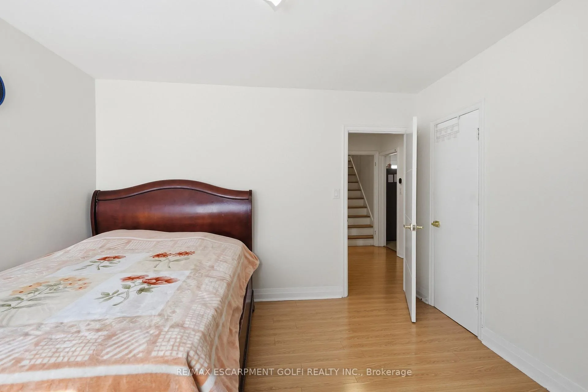 Photo 13 of 29 Second Street N, Hamilton, Stoney Creek — HOMEH