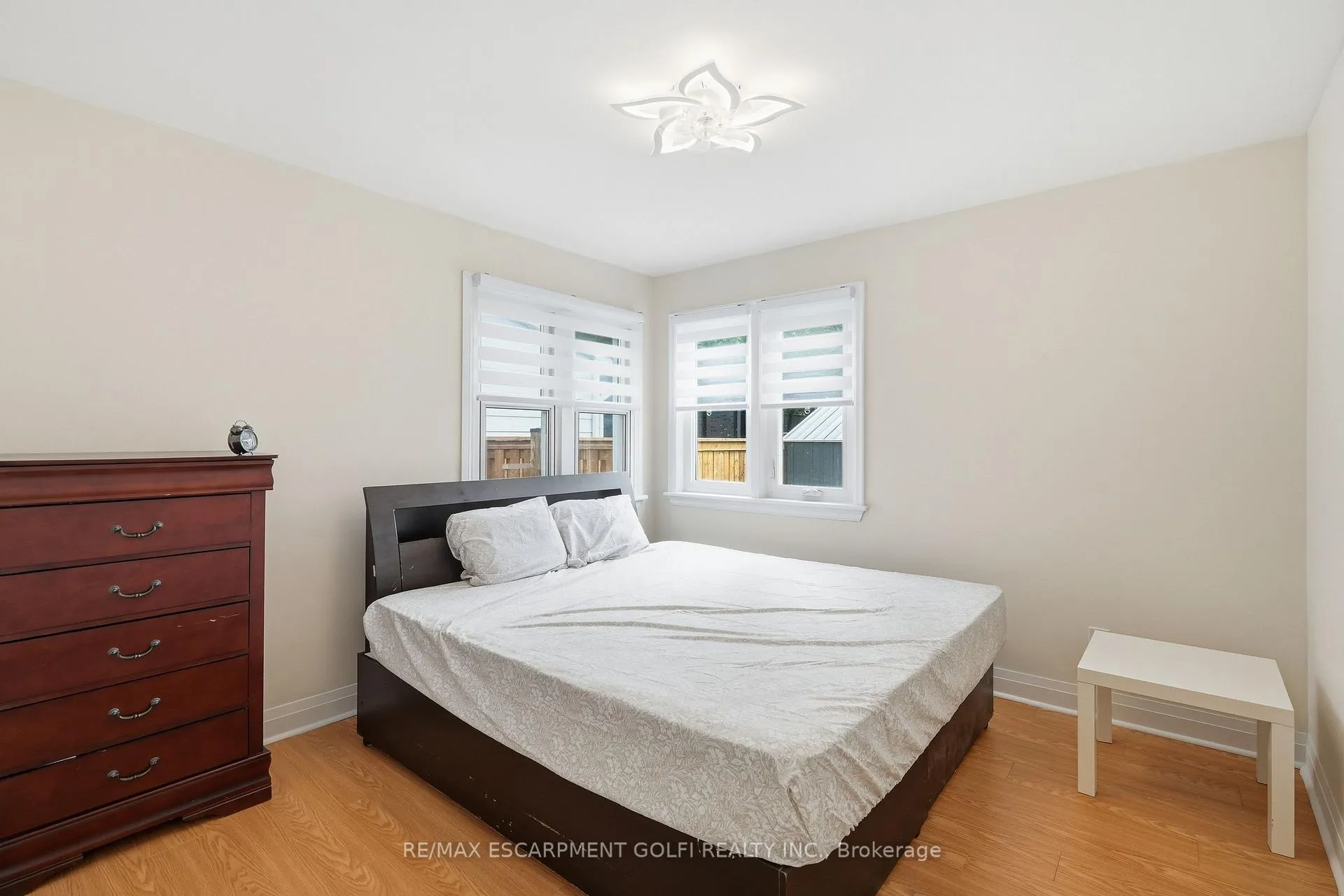 Photo 14 of 29 Second Street N, Hamilton, Stoney Creek — HOMEH