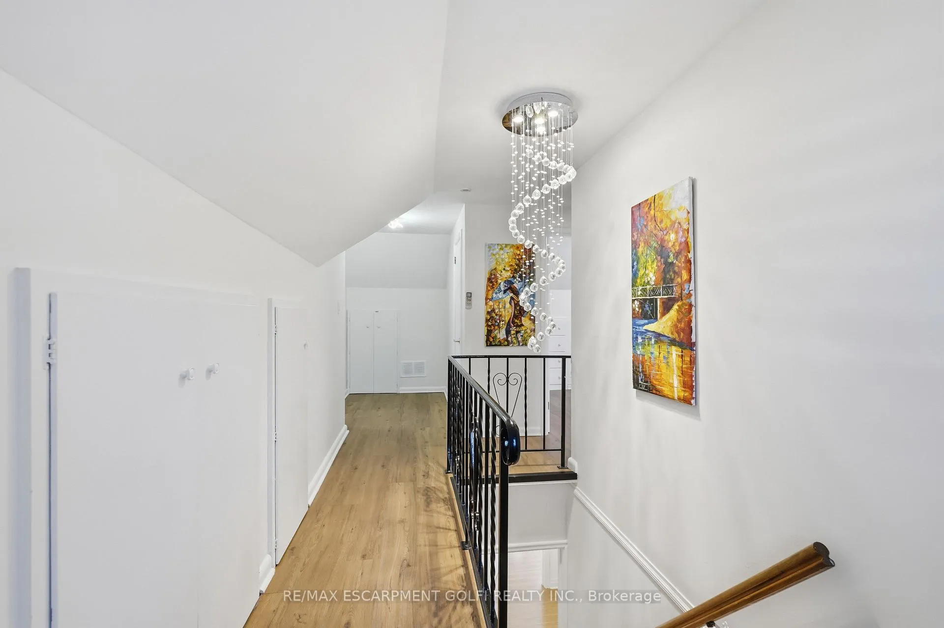 Photo 17 of 29 Second Street N, Hamilton, Stoney Creek — HOMEH