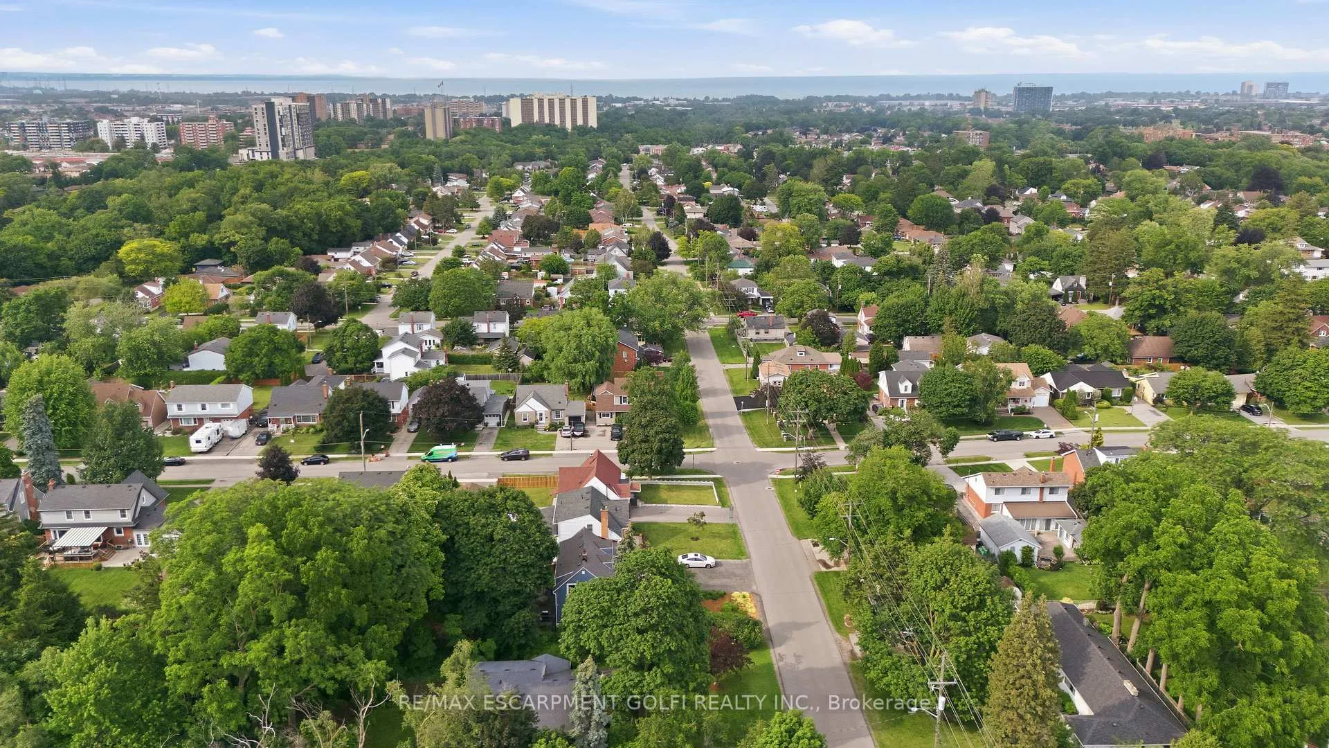 Photo 33 of 29 Second Street N, Hamilton, Stoney Creek — HOMEH
