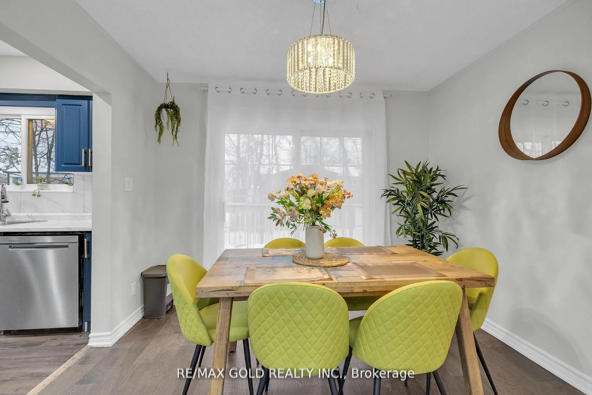 Photo 7 of 462 Samford Place, Oakville, West — HOMEH