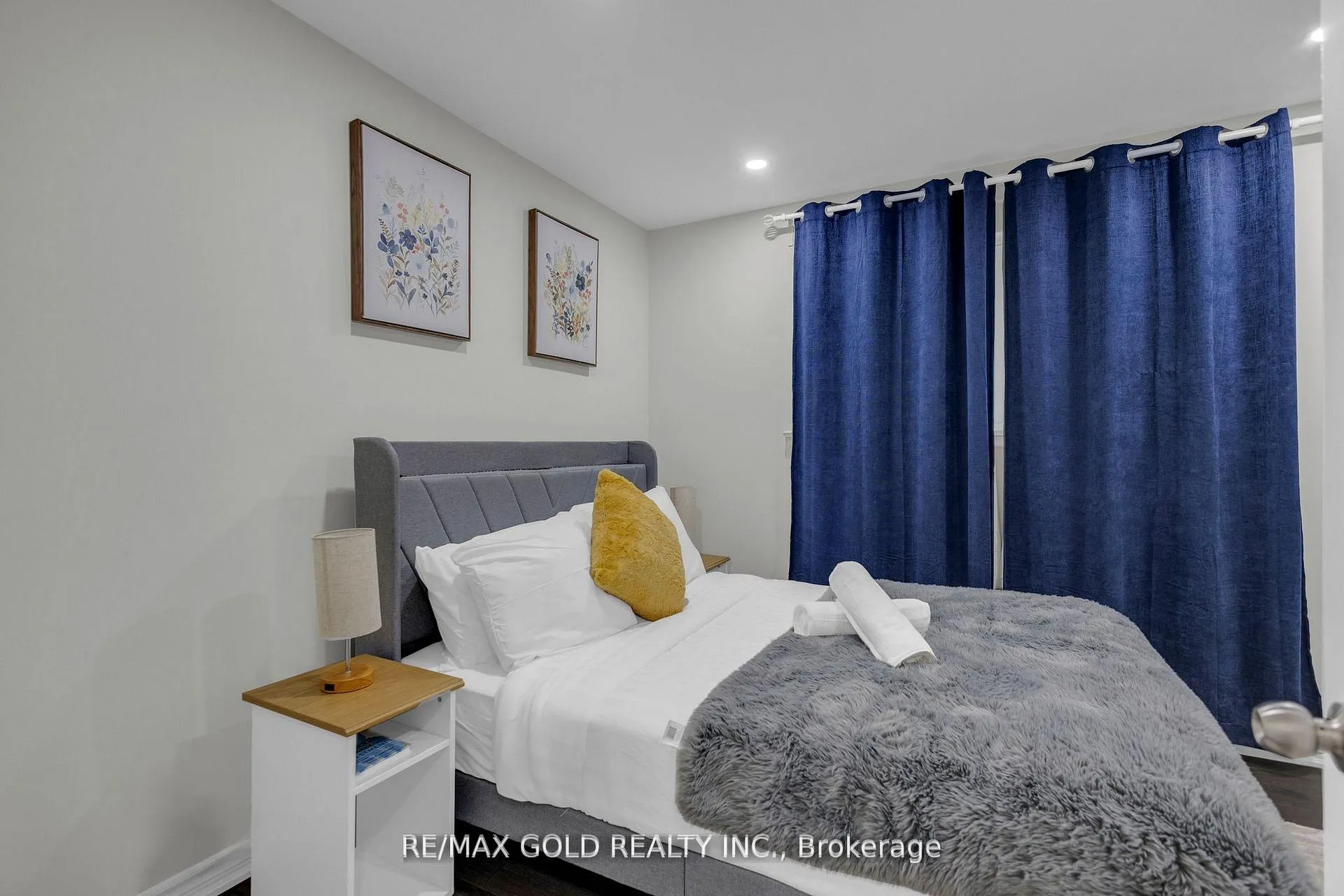 Photo 14 of 462 Samford Place, Oakville, West — HOMEH