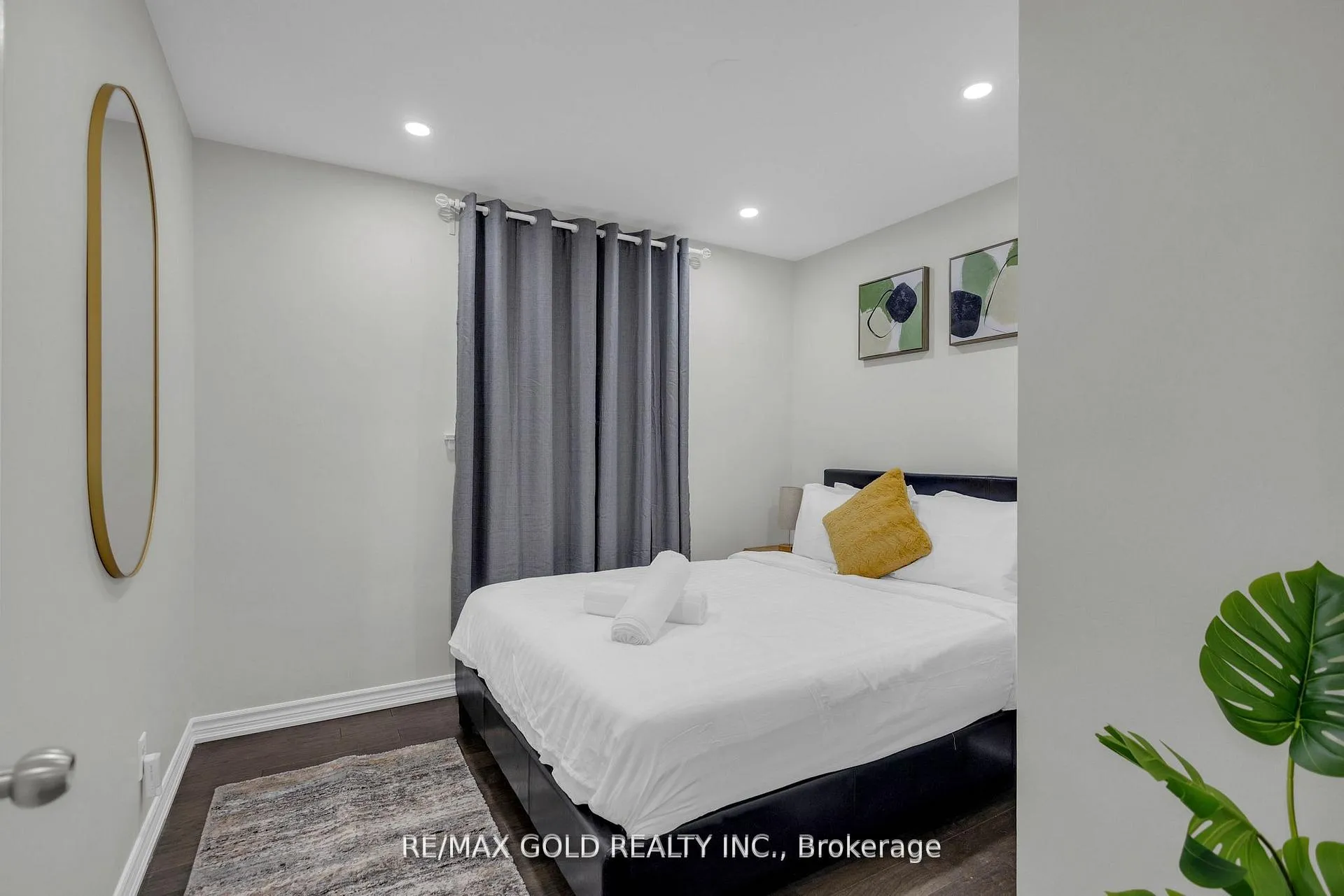 Photo 16 of 462 Samford Place, Oakville, West — HOMEH