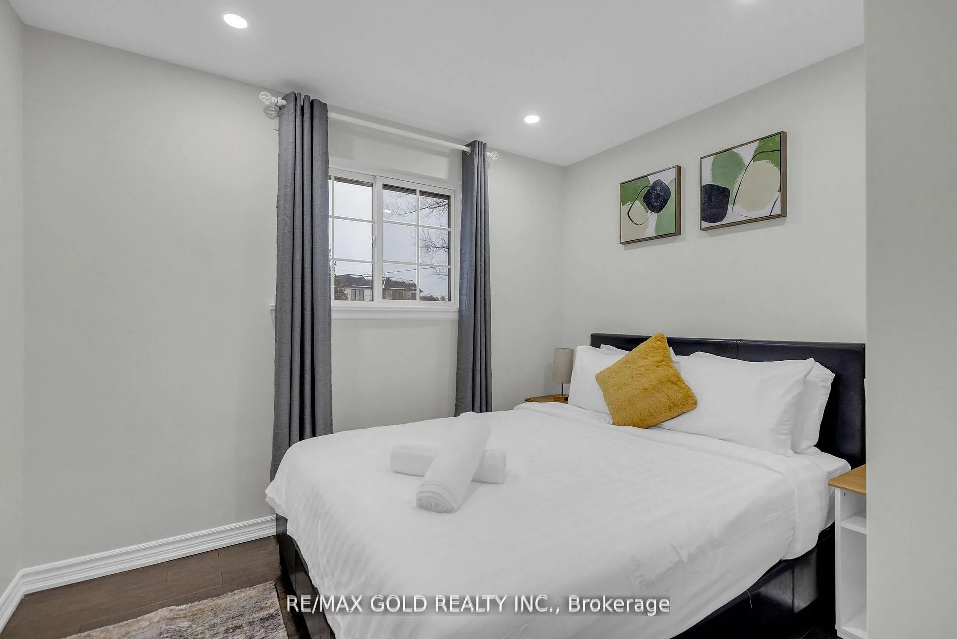 Photo 20 of 462 Samford Place, Oakville, West — HOMEH