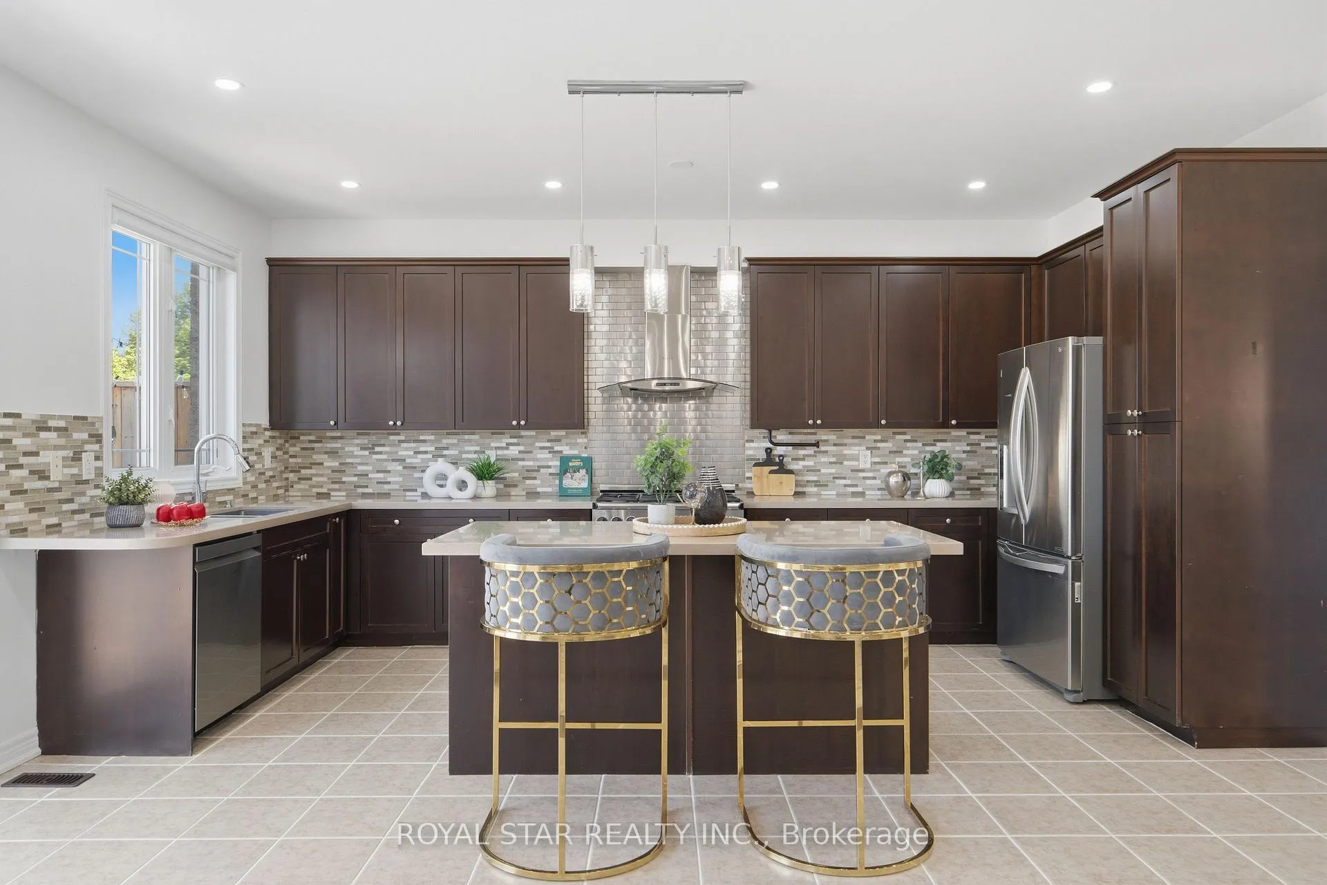 Photo 12 of 75 Skyvalley Drive, Brampton, Bram East — HOMEH