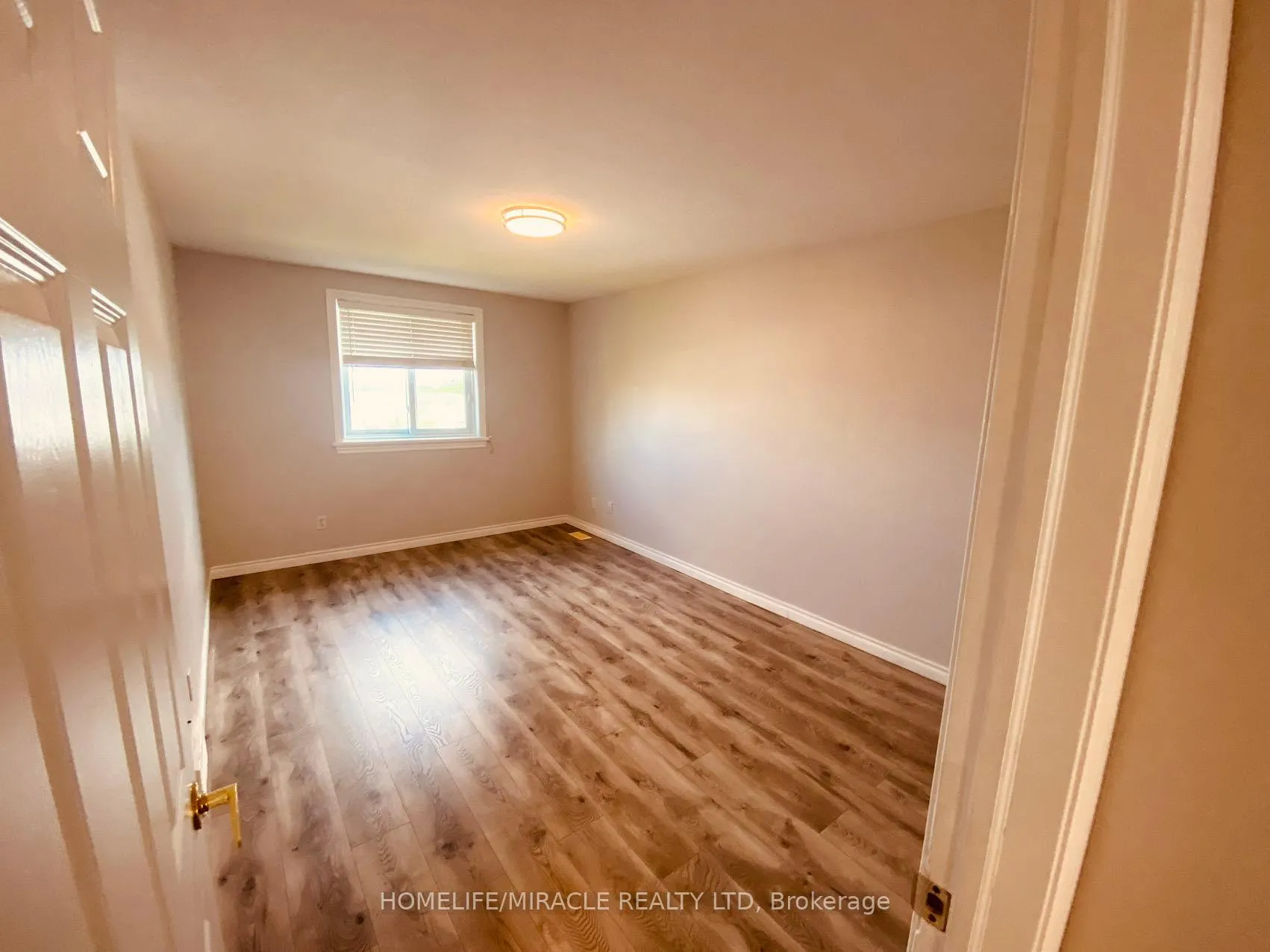 Photo 3 of Unit Main, 668A Butternut Avenue, Waterloo — HOMEH