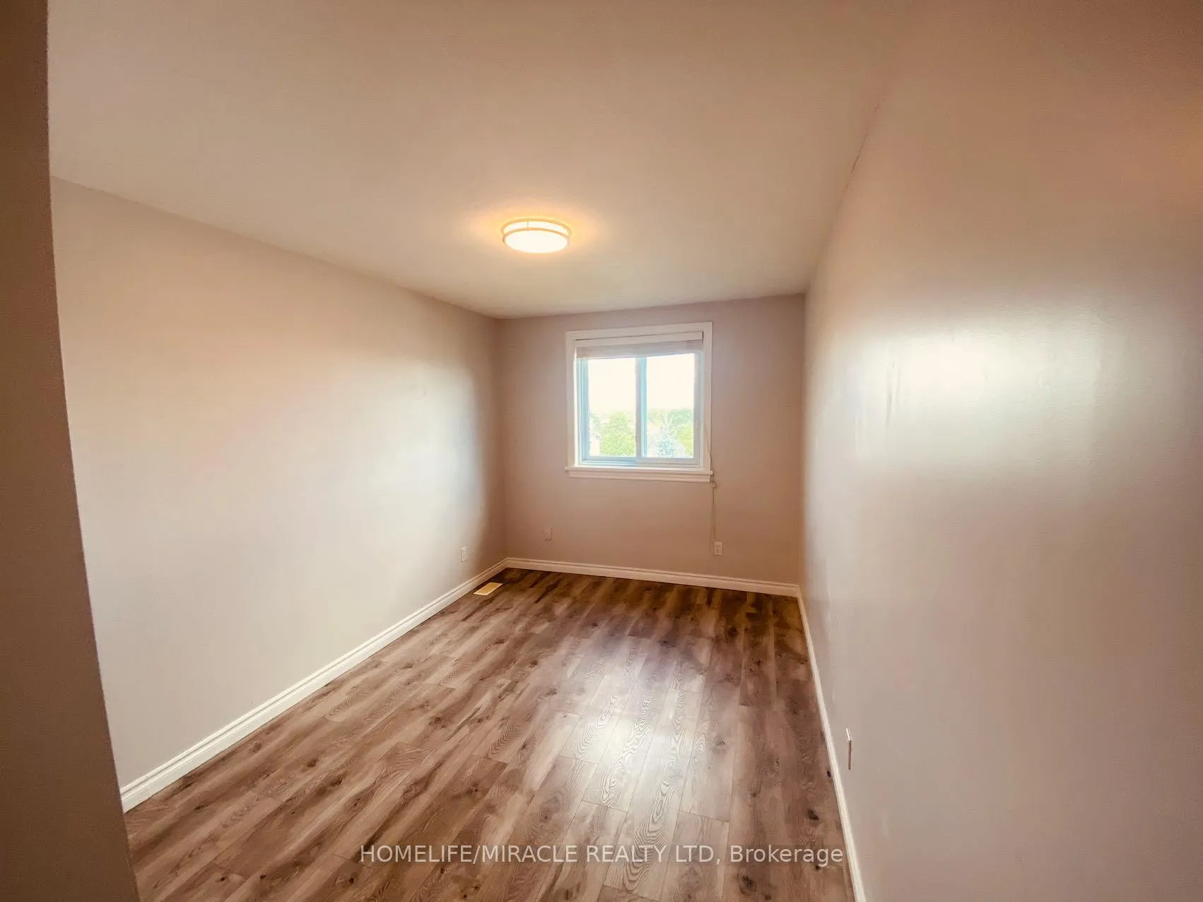 Photo 5 of Unit Main, 668A Butternut Avenue, Waterloo — HOMEH